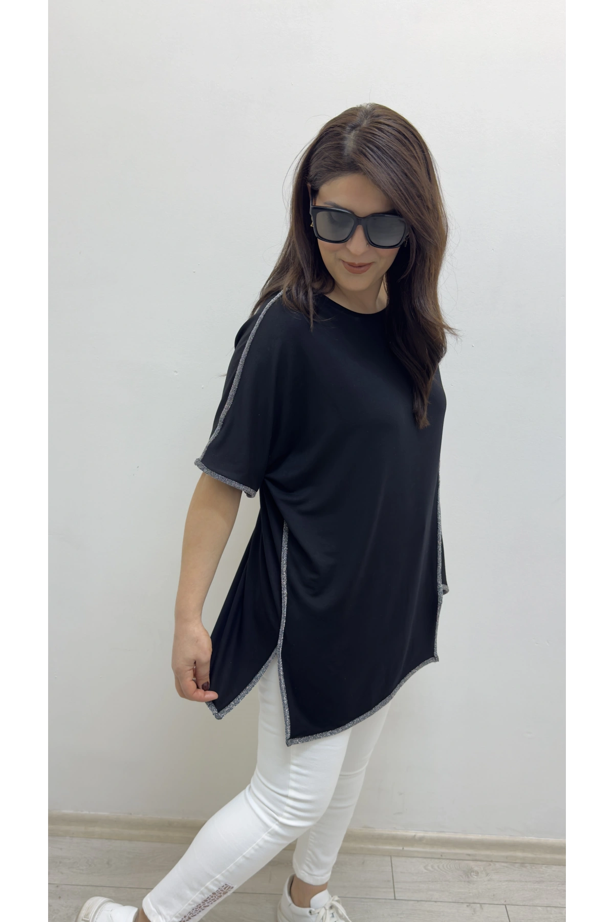 Asimetrik Kesim Sim Şeritli Siyah Bluz