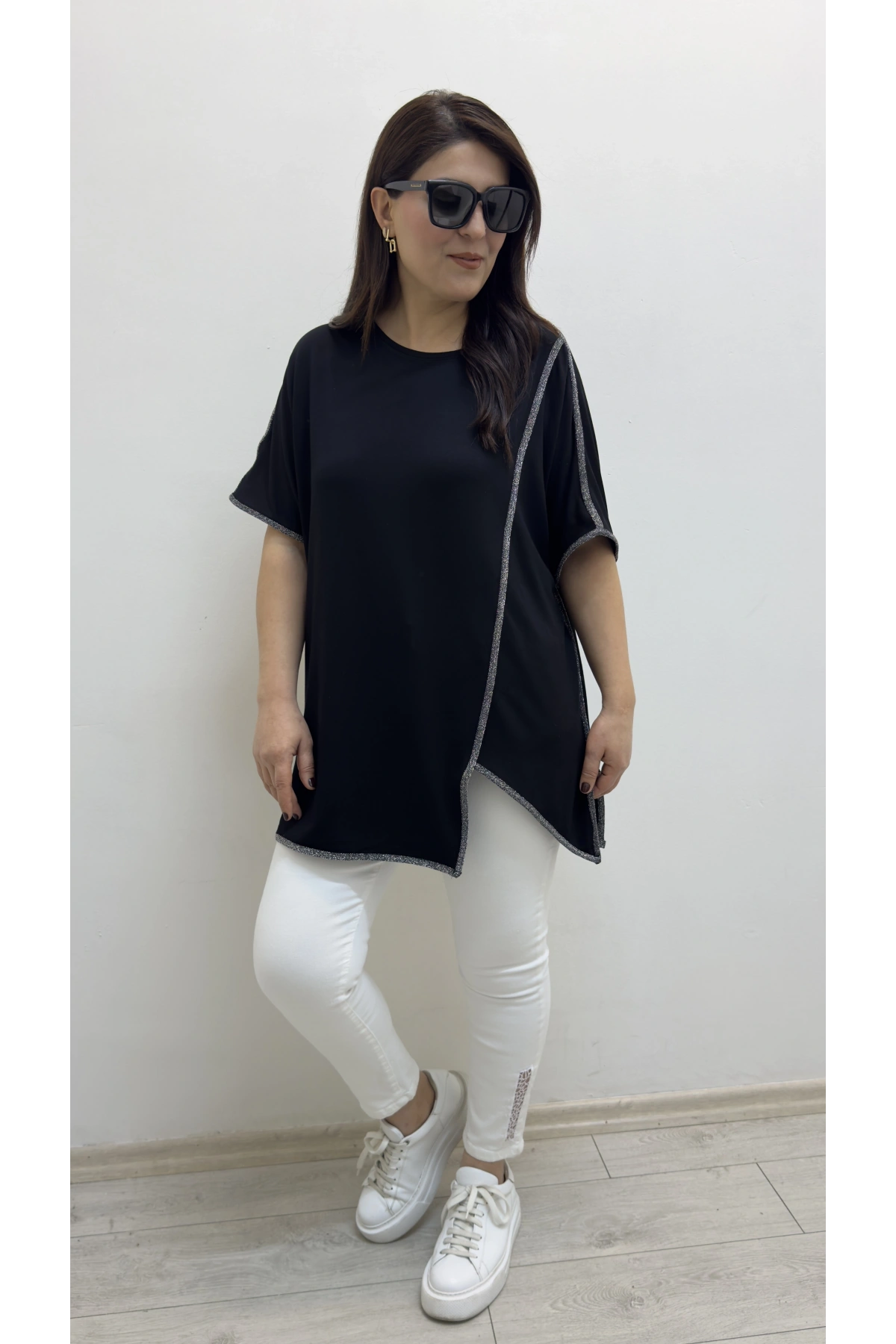 Asimetrik Kesim Sim Şeritli Siyah Bluz