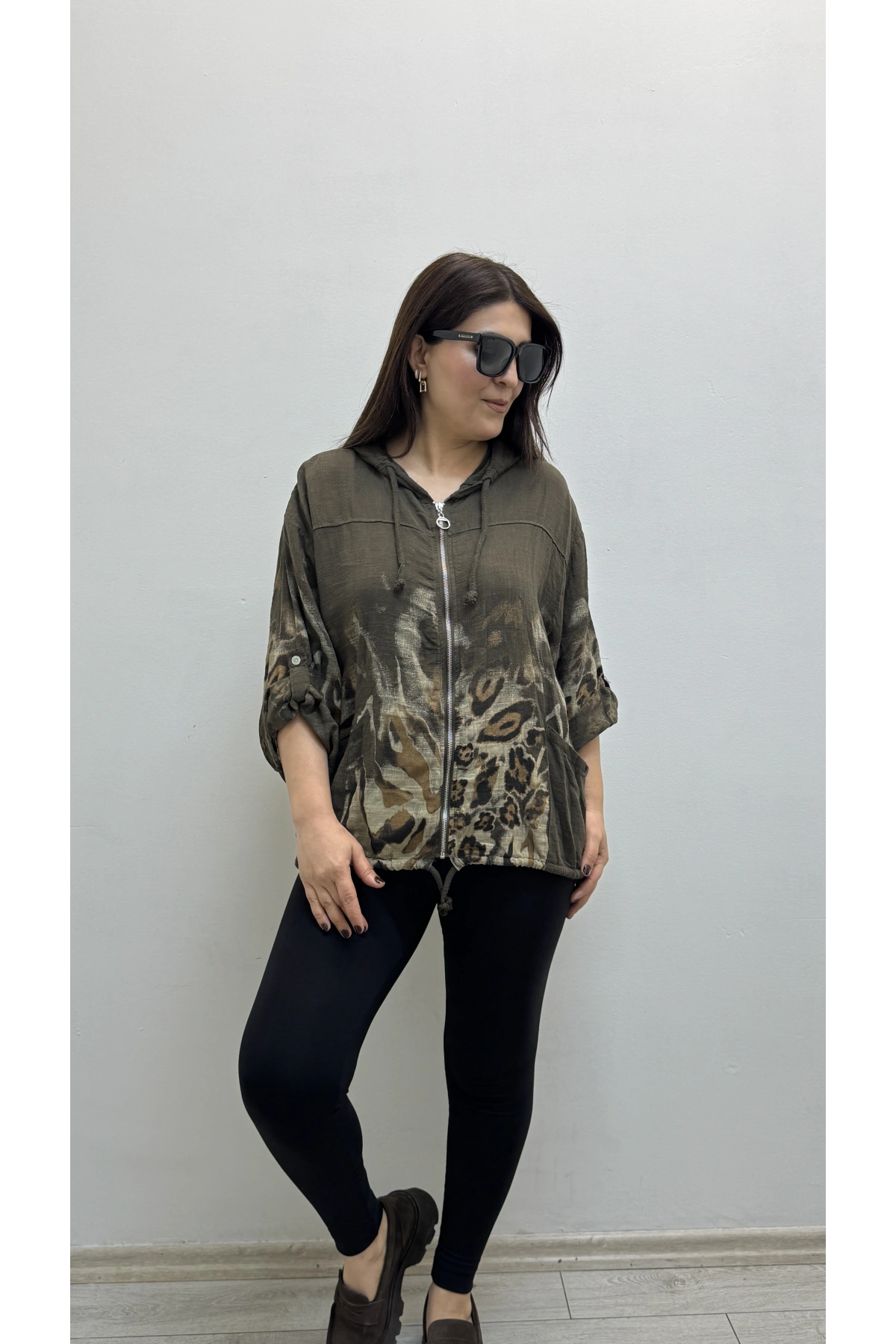 Leopar Desenli Fermuarlı Kahverengi İthal Gömlek