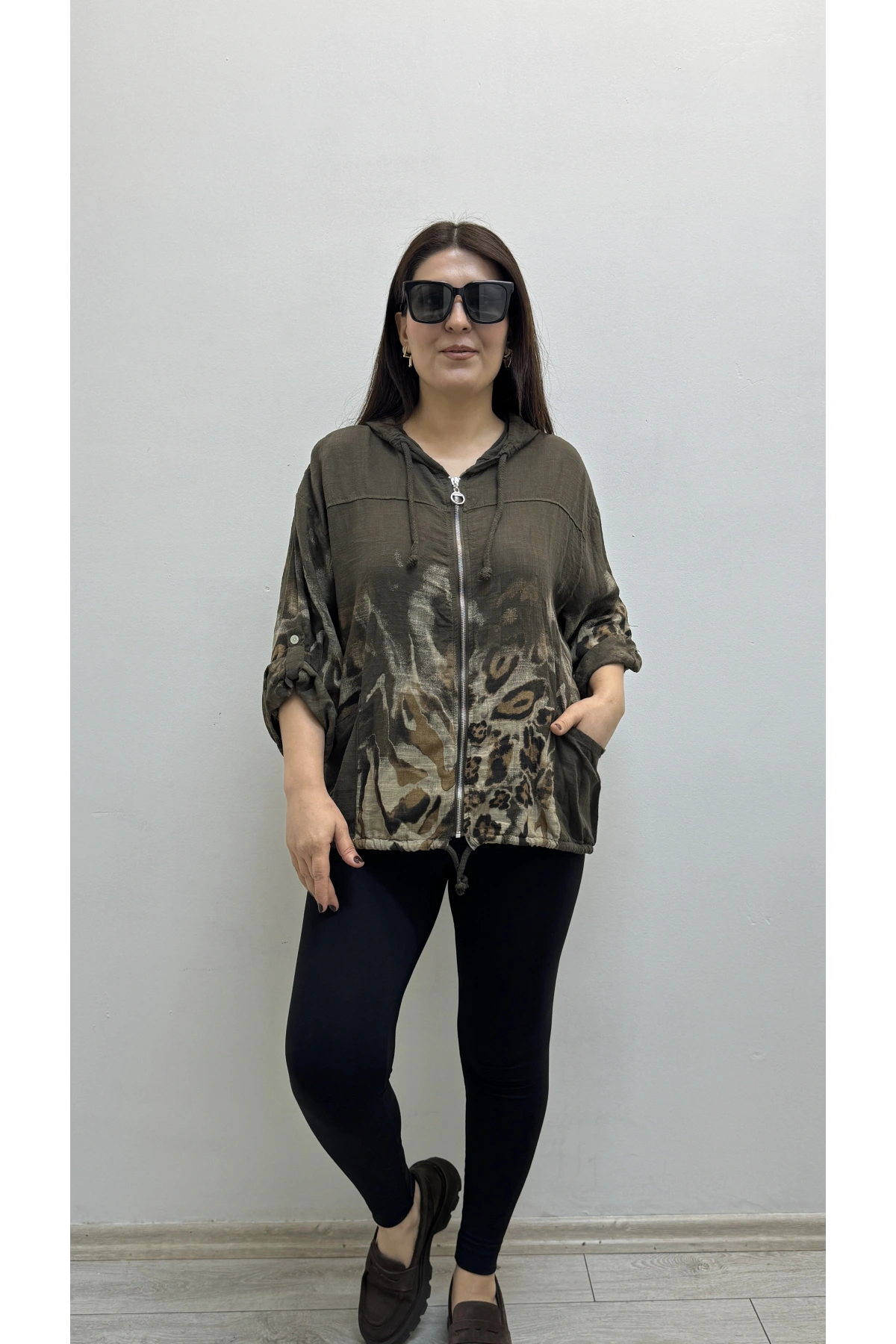 Leopar Desenli Fermuarlı Kahverengi İthal Gömlek