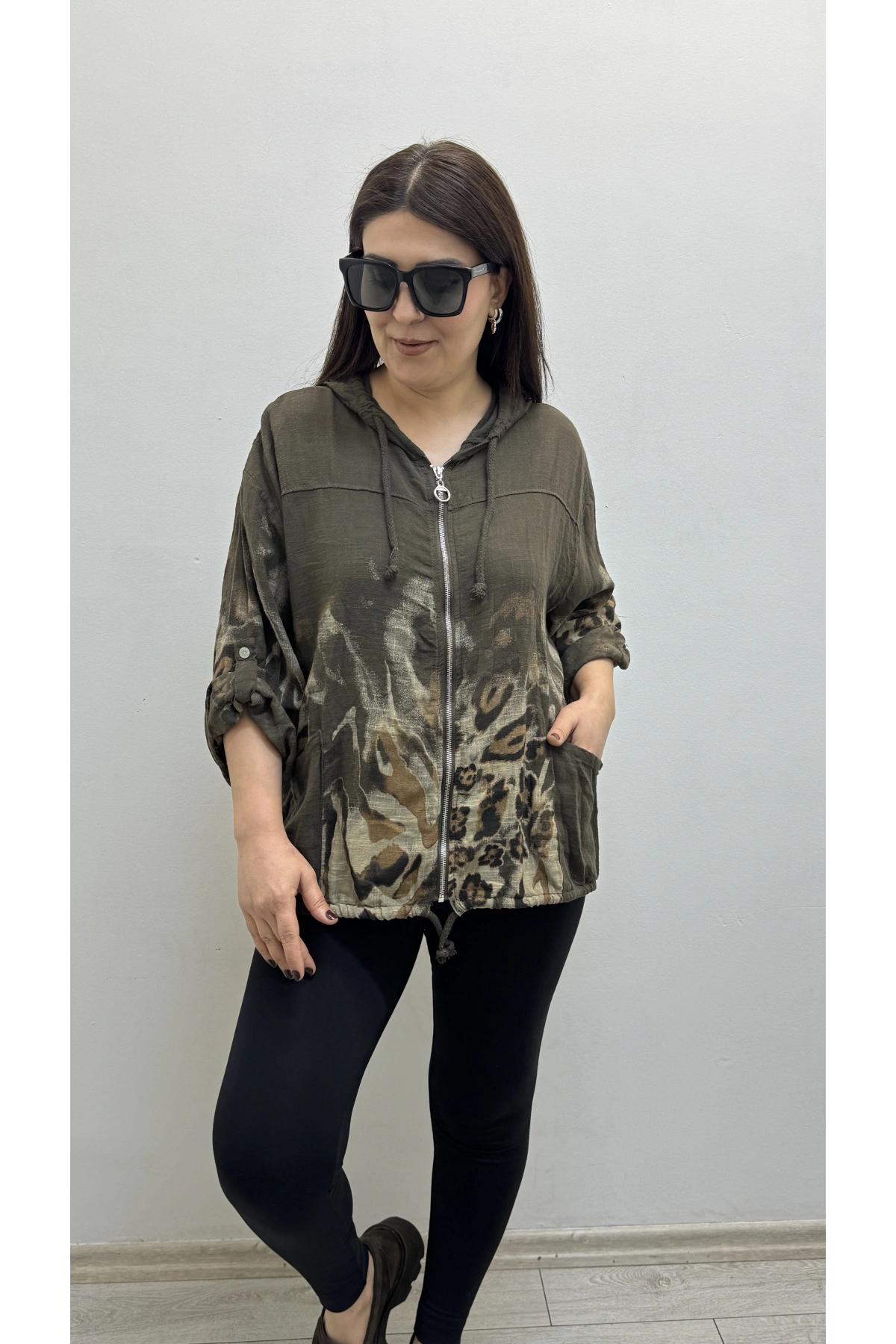 Leopar Desenli Fermuarlı Kahverengi İthal Gömlek