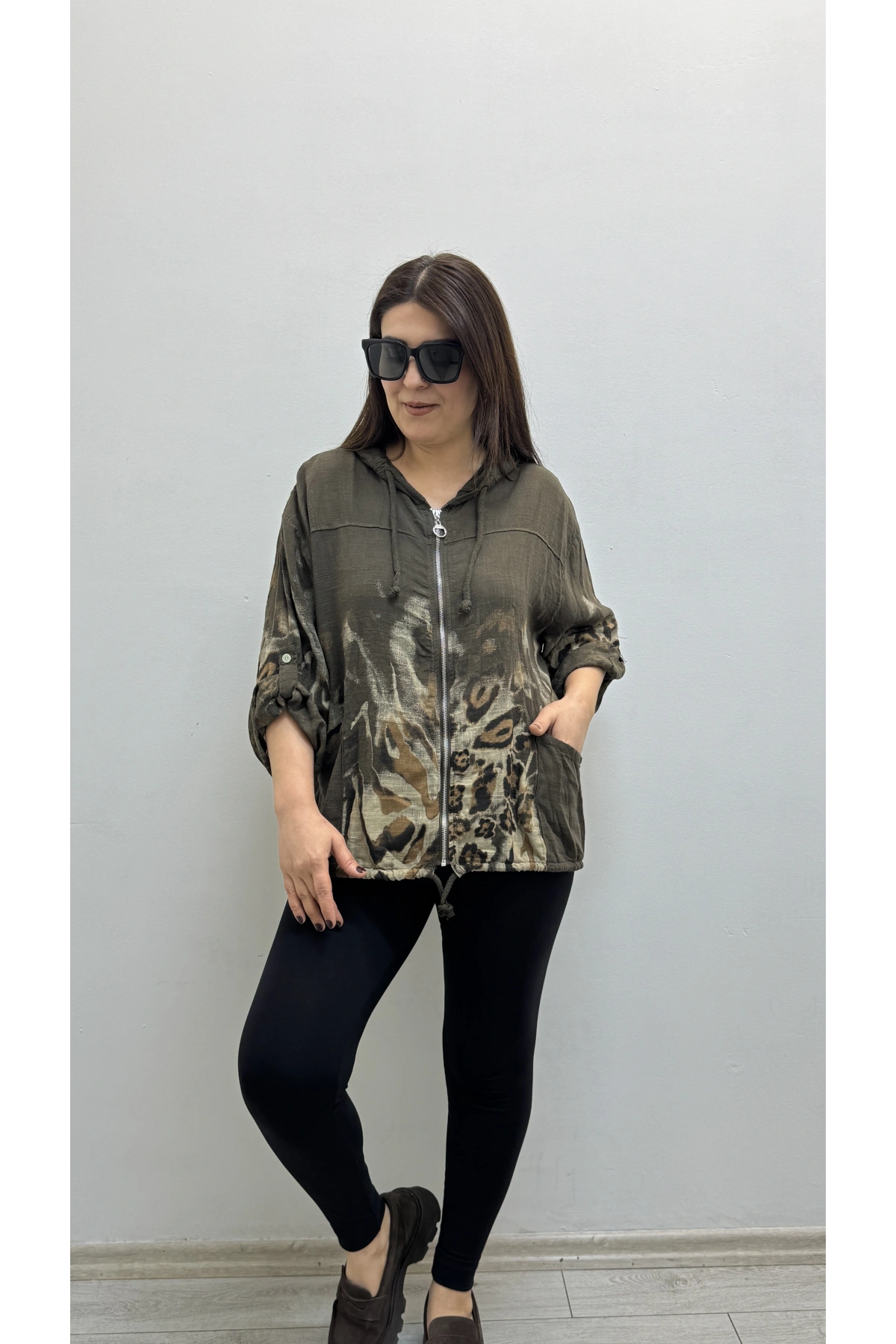 Leopar Desenli Fermuarlı Kahverengi İthal Gömlek