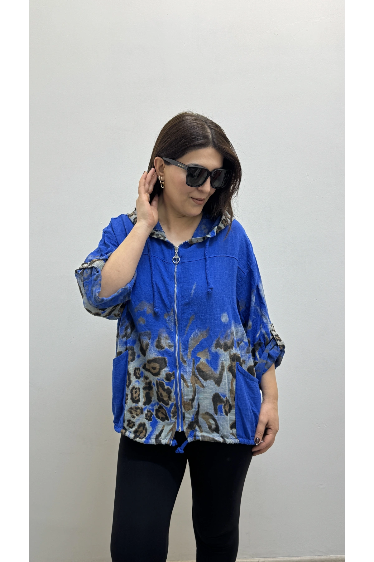 Leopar Desenli Saks Mavi Fermuarlı İthal Gömlek