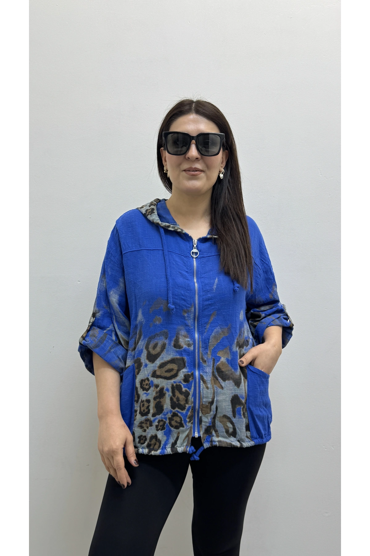 Leopar Desenli Saks Mavi Fermuarlı İthal Gömlek