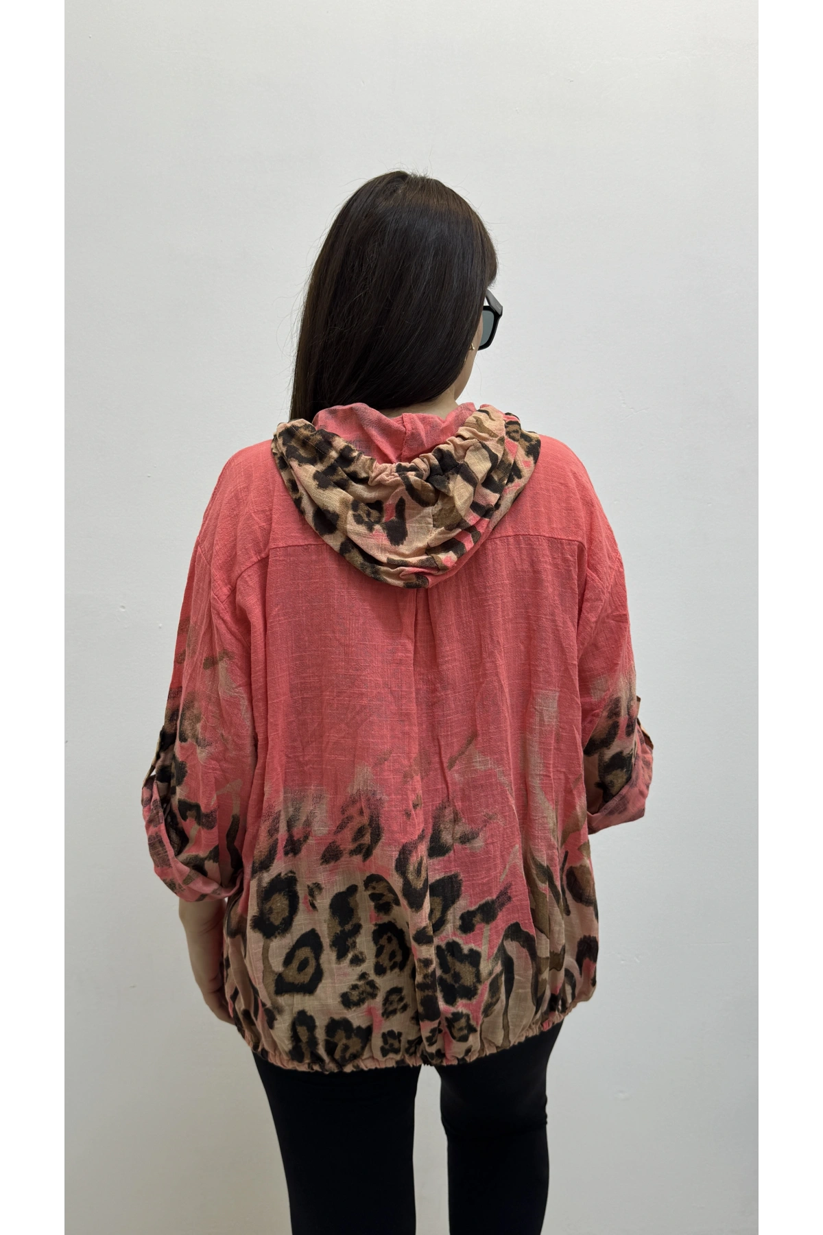 Leopar Desenli Nar Çiçeği Fermuarlı İthal Gömlek