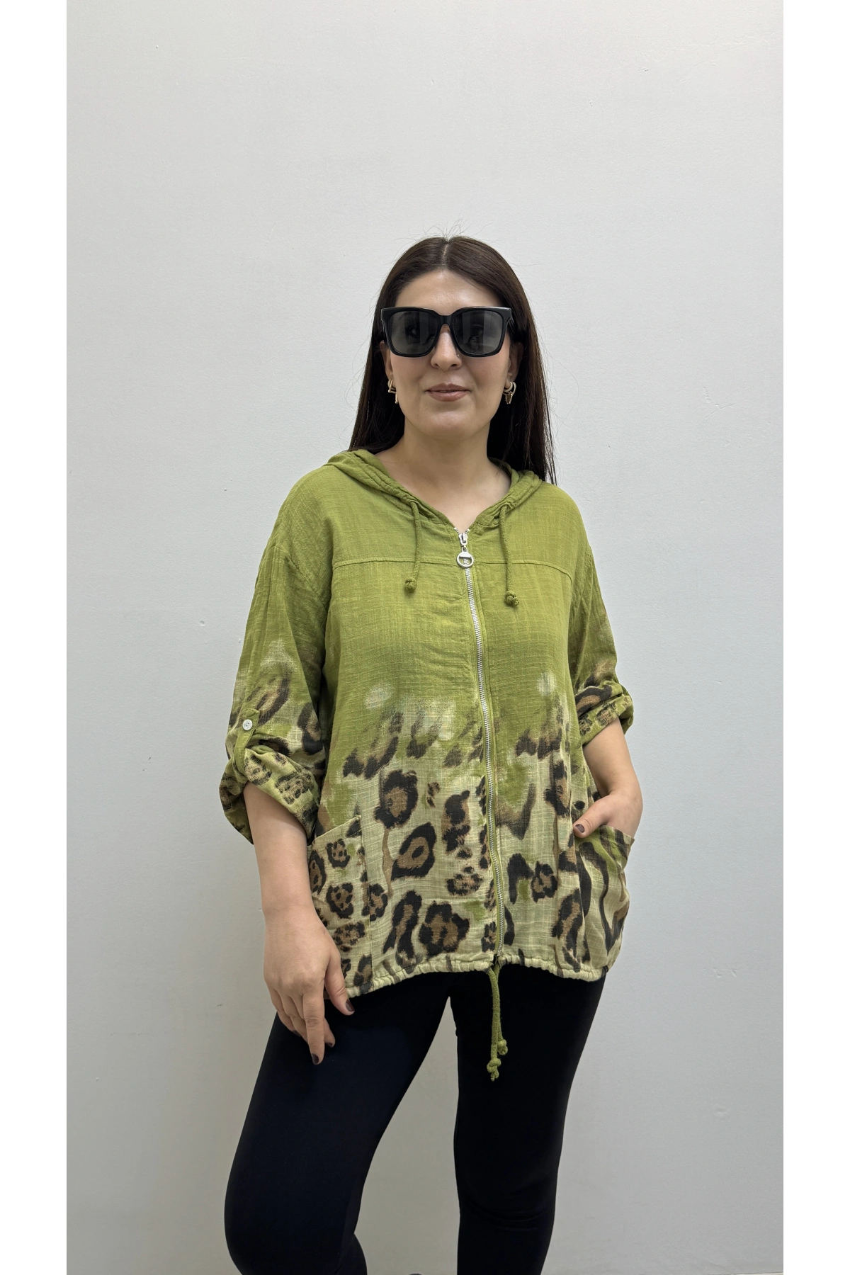 Leopar Desenli Yağ Yeşili Fermuarlı İthal Gömlek