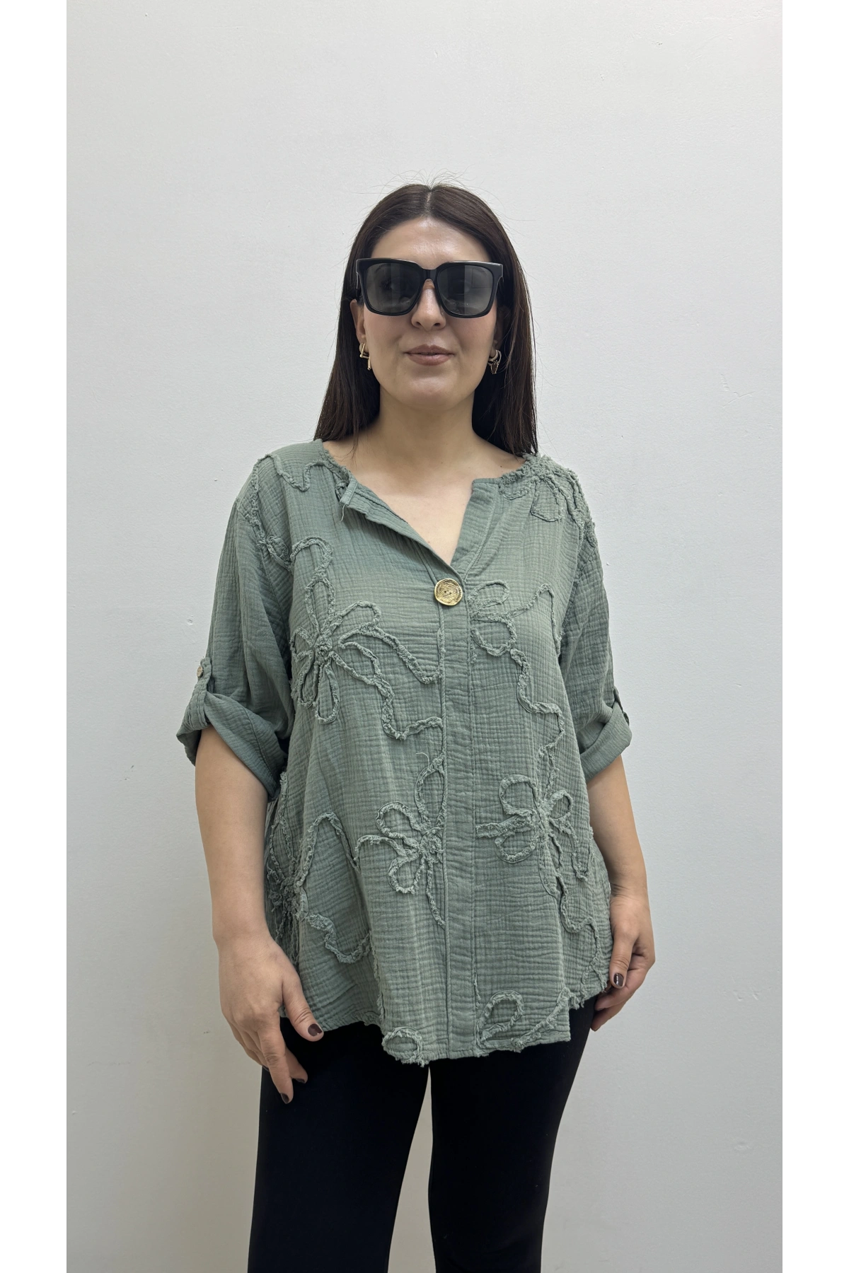 Kabartma Desenli Haki Yeşil Müslin Bluz
