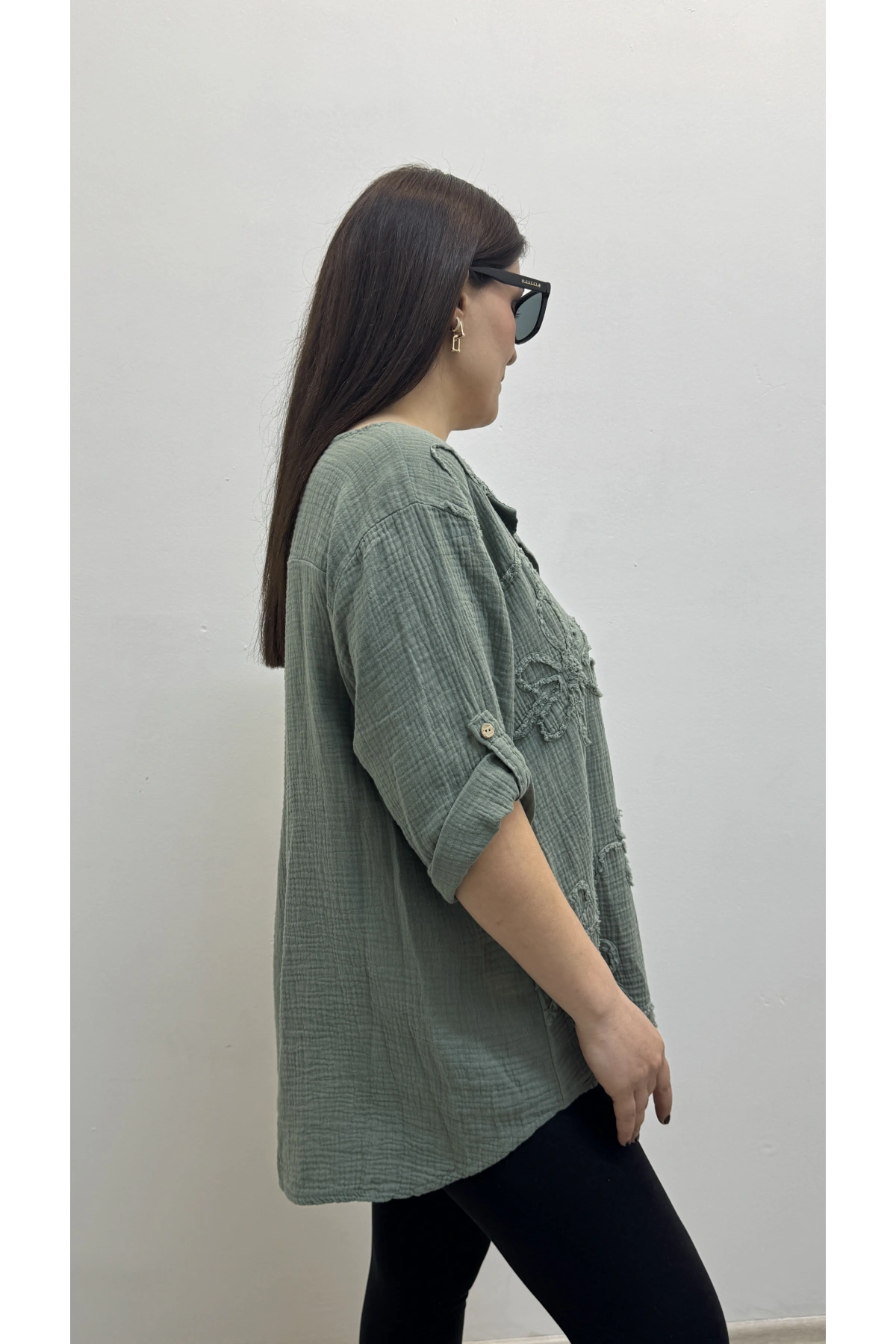 Kabartma Desenli Haki Yeşil Müslin Bluz