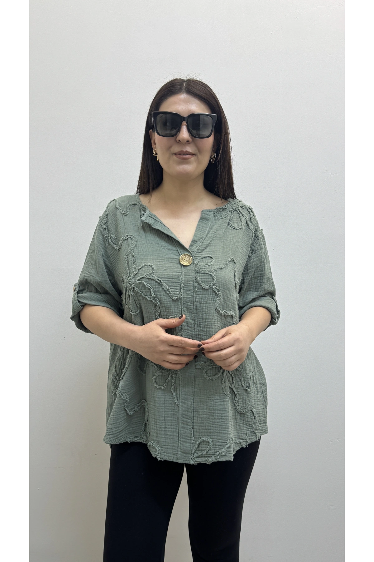 Kabartma Desenli Haki Yeşil Müslin Bluz