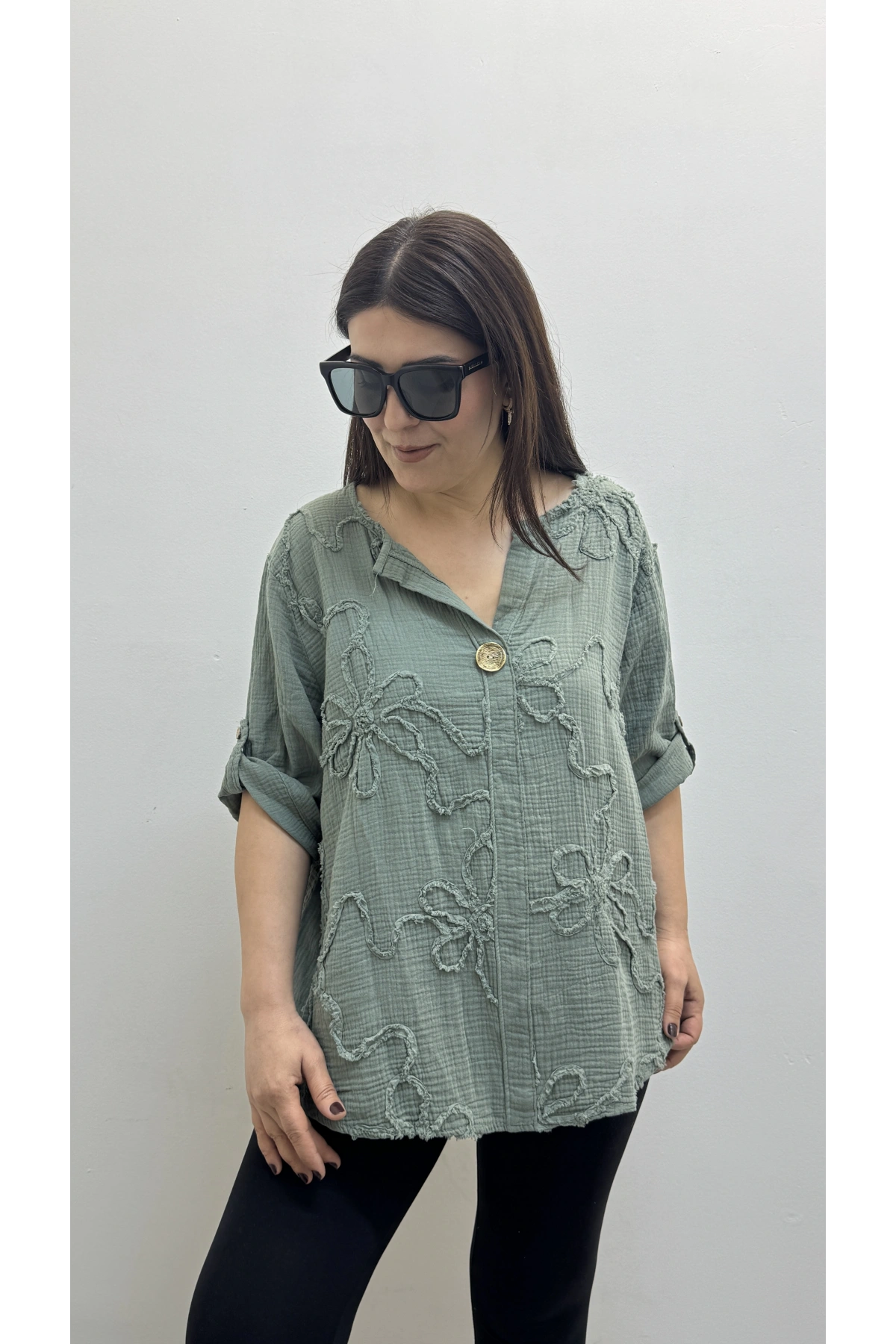 Kabartma Desenli Haki Yeşil Müslin Bluz