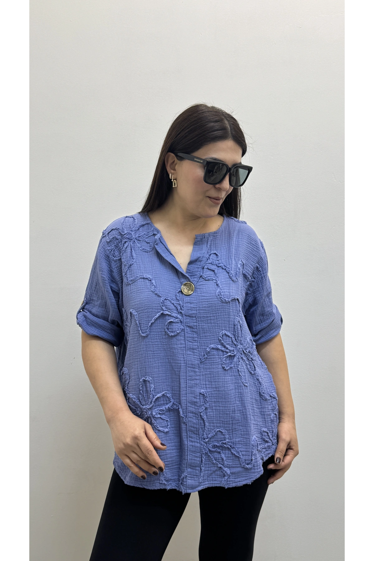 Kabartma Desenli İndigo Mavi Müslin Bluz