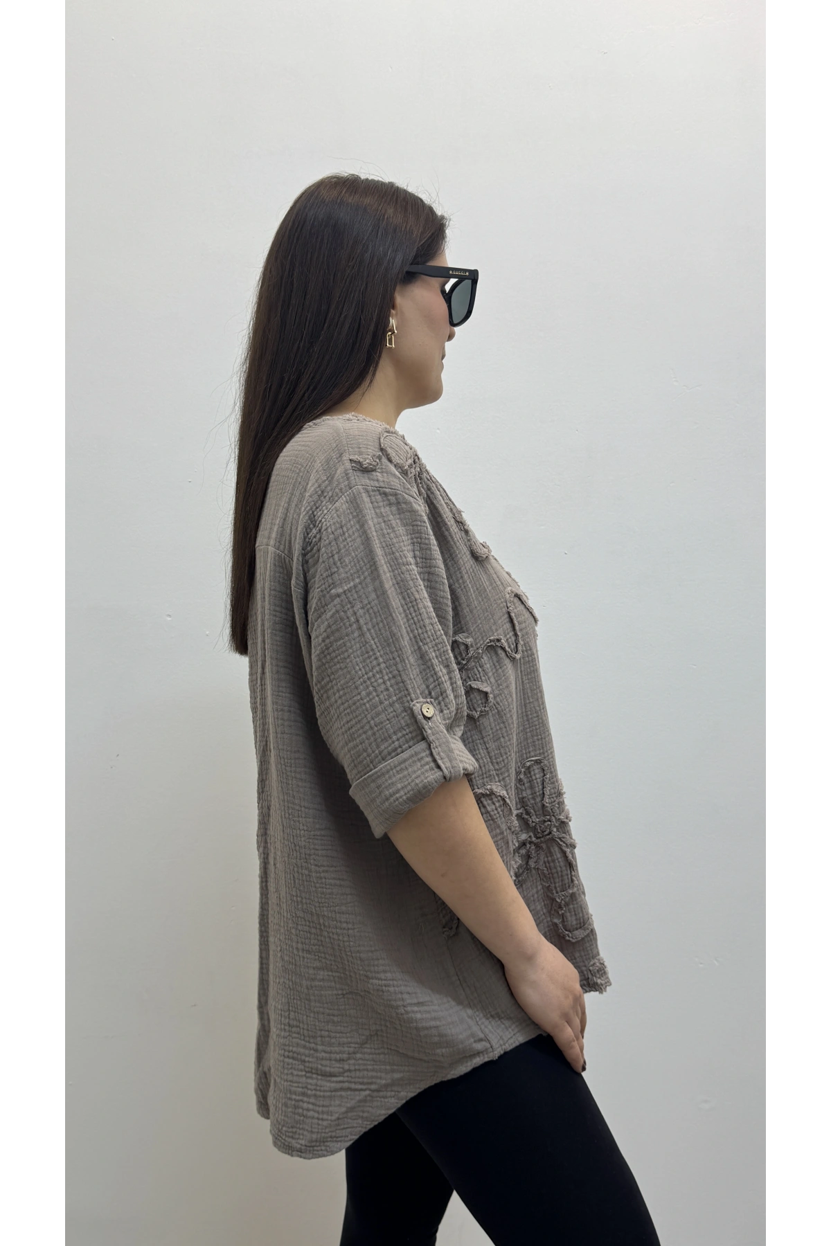 Kabartma Desenli Vizon Rengi Müslin Bluz