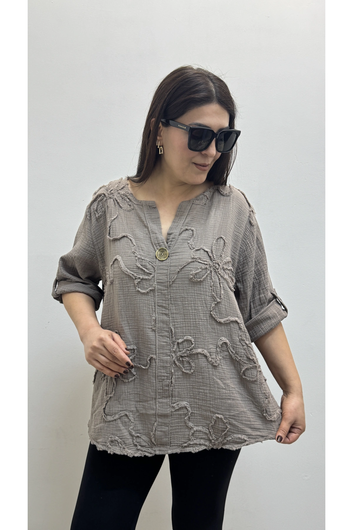Kabartma Desenli Vizon Rengi Müslin Bluz