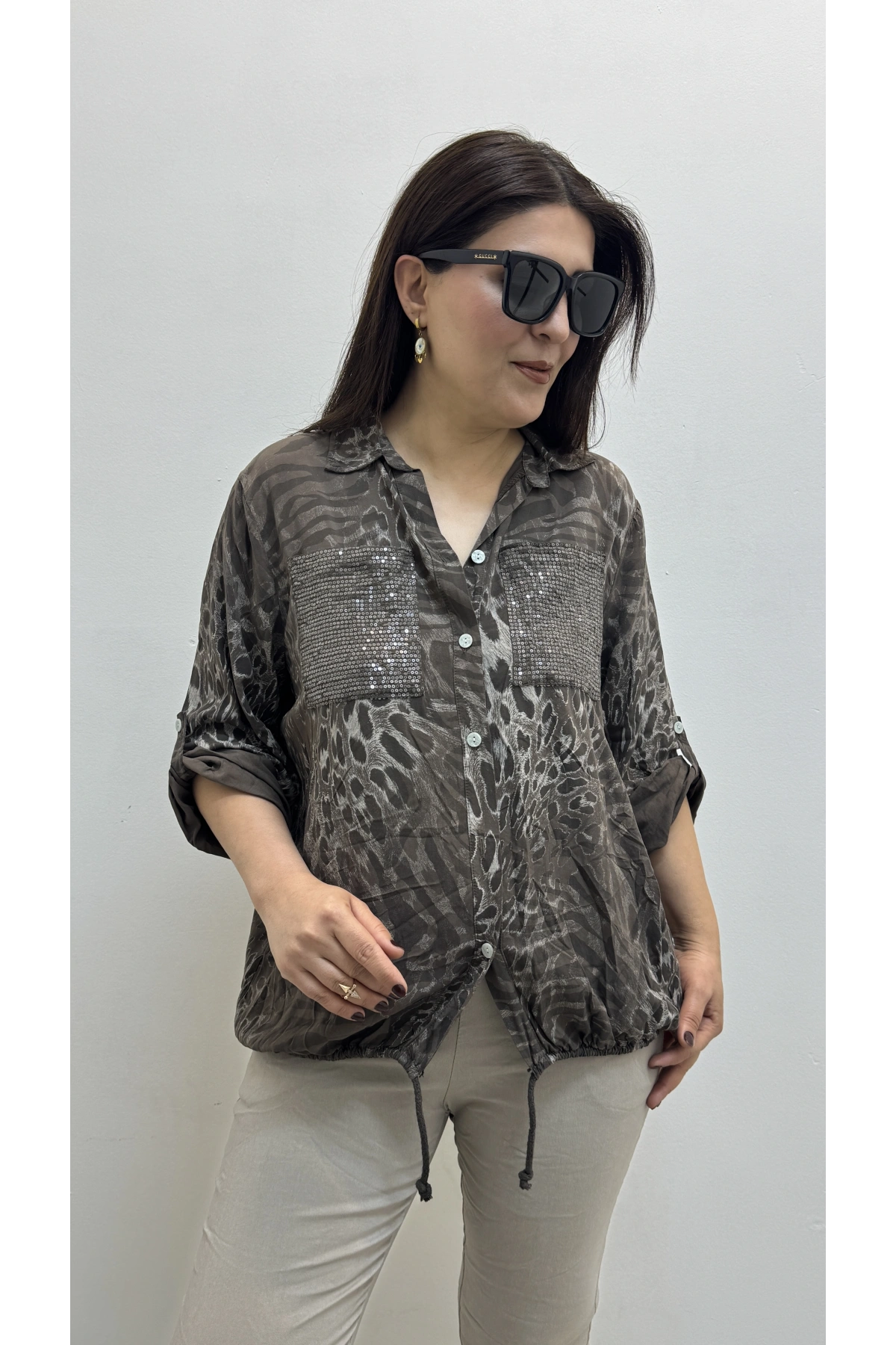 Etek Ucu Bağlamalı Payetli Leopar Desenli Kahverengi İthal Gömlek