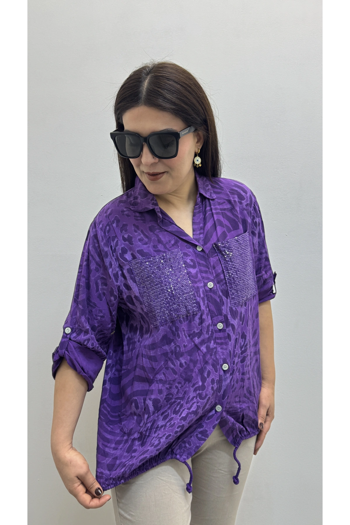 Etek Ucu Bağlamalı Payetli Leopar Desenli Mor İthal Gömlek