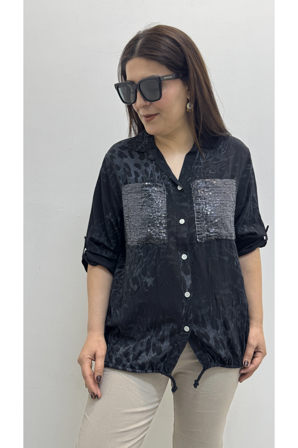 Etek Ucu Bağlamalı Payetli Leopar Desenli Siyah İthal Gömlek