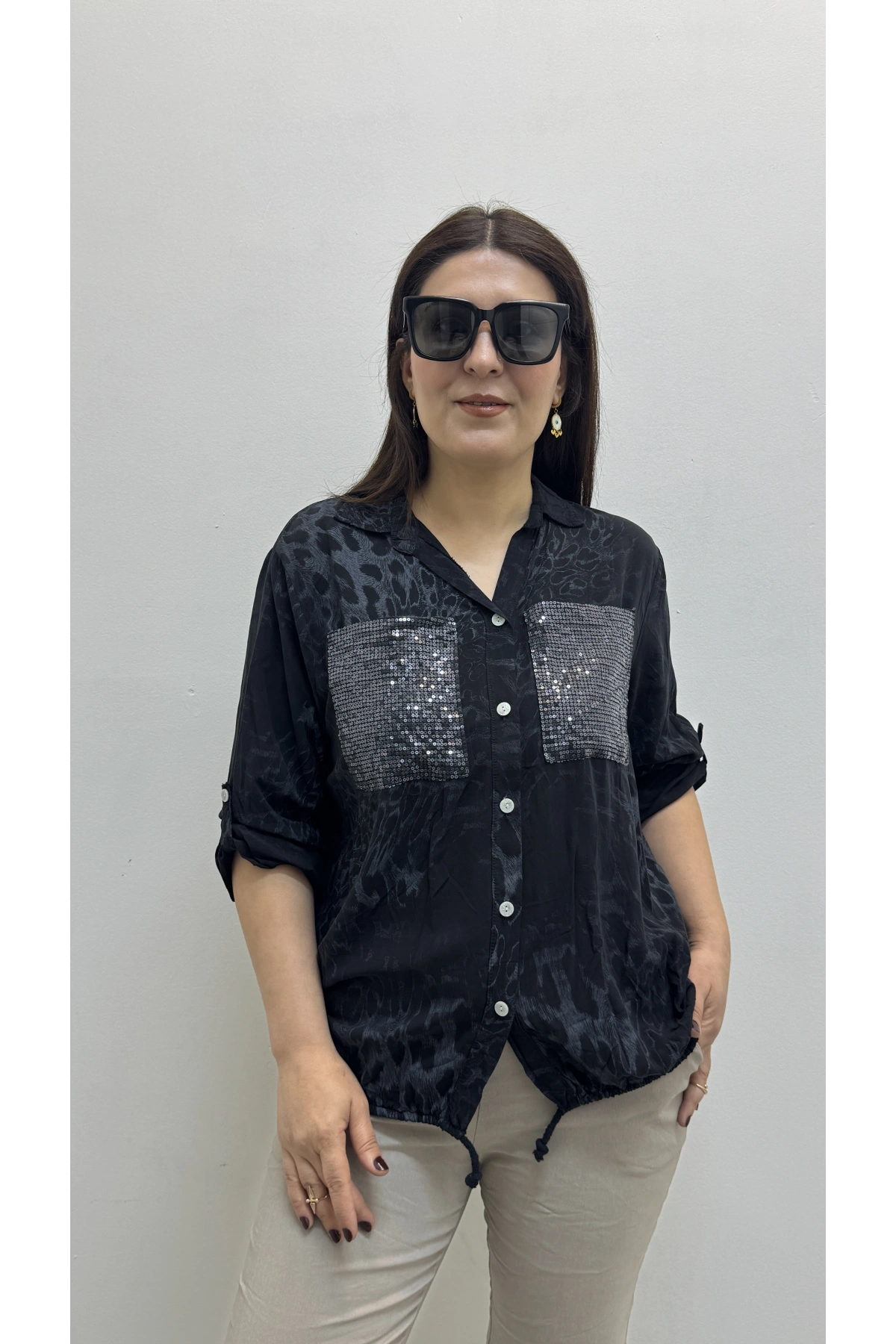 Etek Ucu Bağlamalı Payetli Leopar Desenli Siyah İthal Gömlek