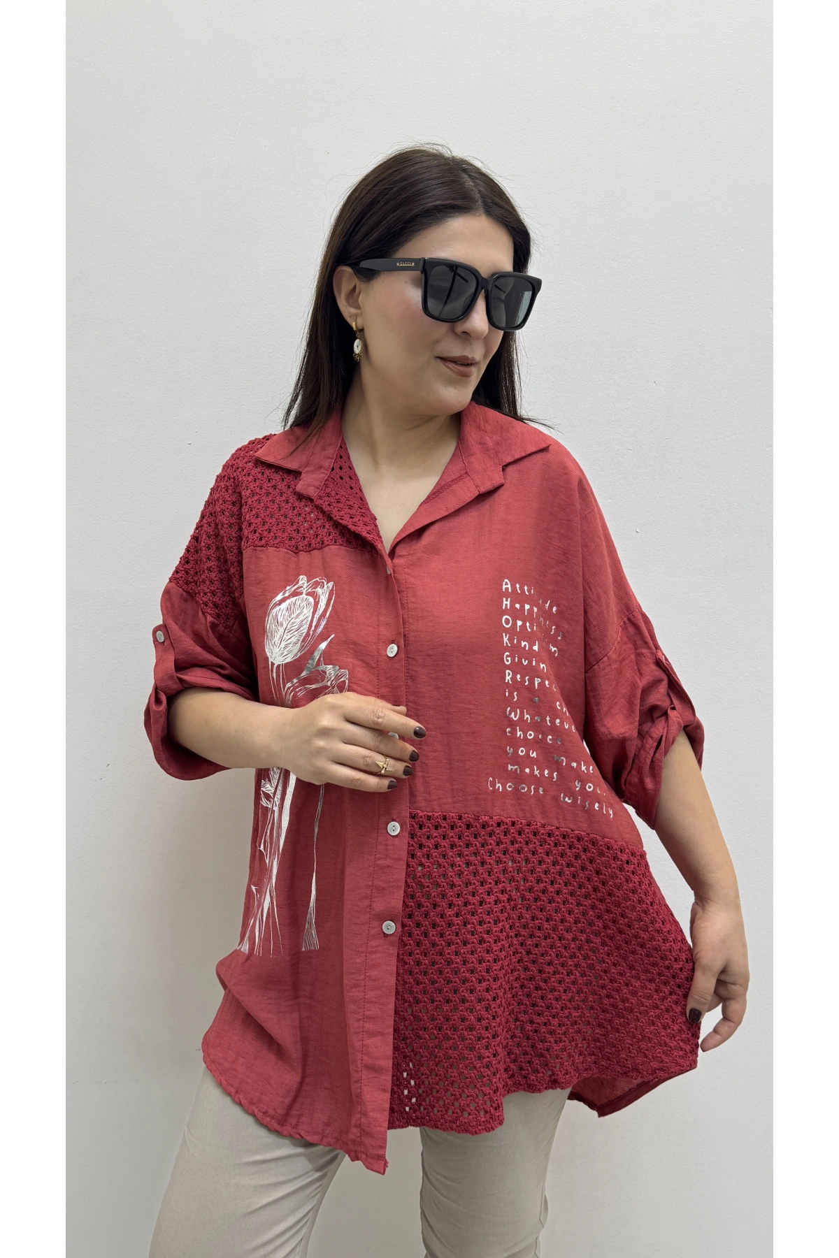 Nakışlı Dirsek Kol Yakalı Narçiçeği İthal Gömlek Tunik