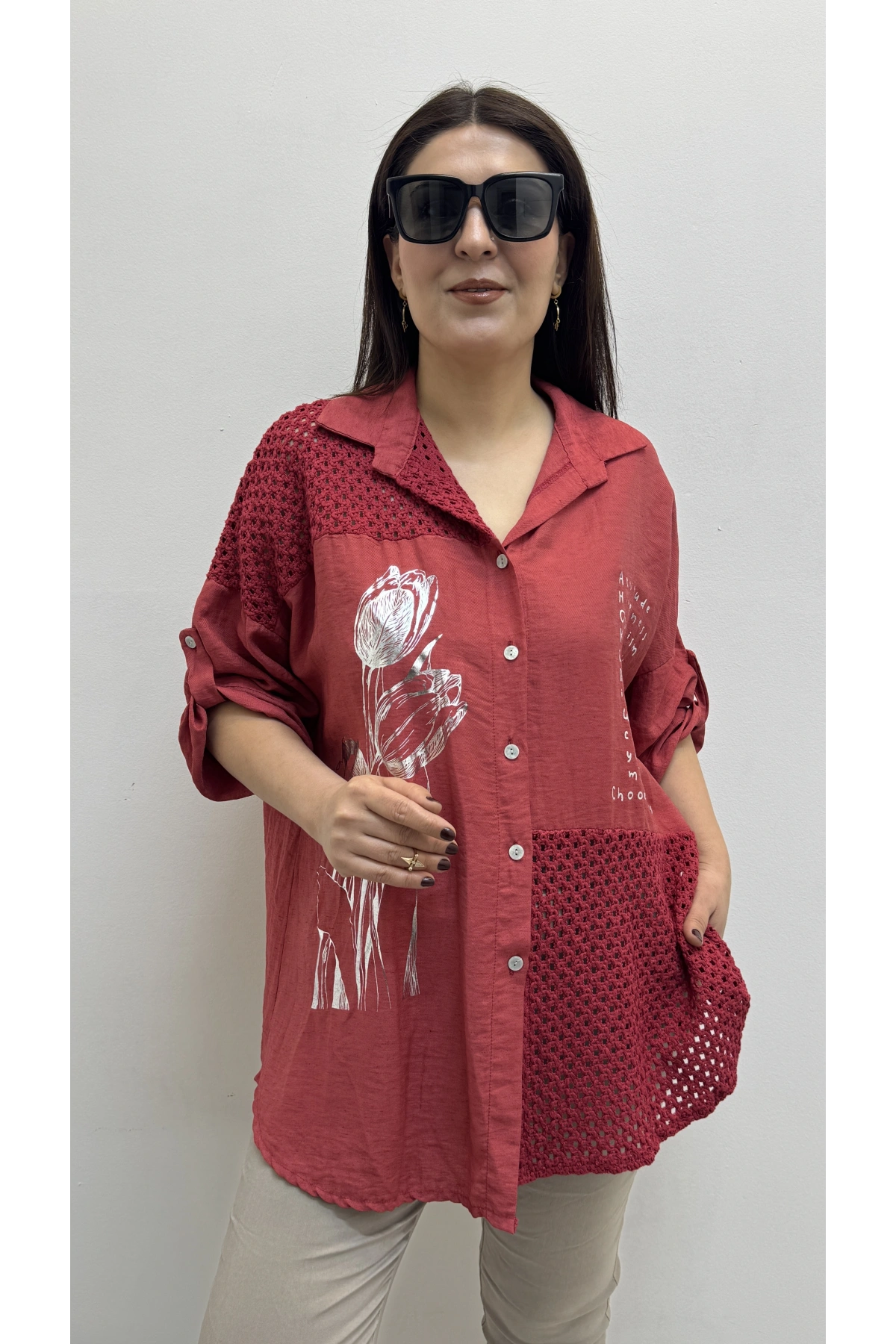 Nakışlı Dirsek Kol Yakalı Narçiçeği İthal Gömlek Tunik