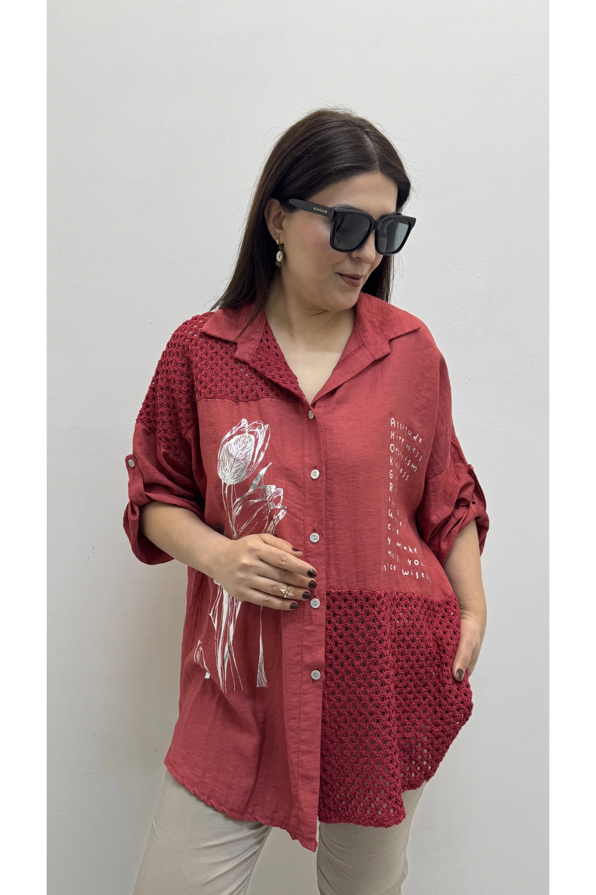 Nakışlı Dirsek Kol Yakalı Narçiçeği İthal Gömlek Tunik