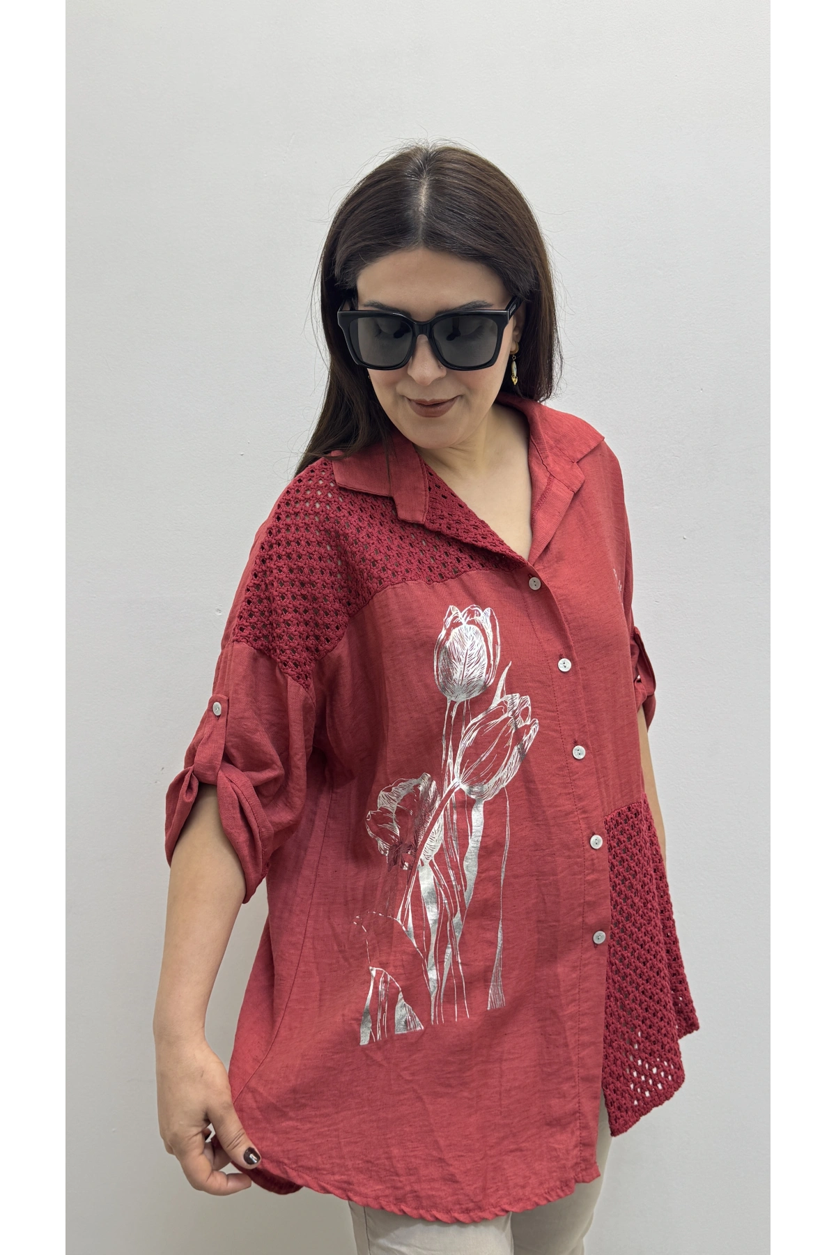 Nakışlı Dirsek Kol Yakalı Narçiçeği İthal Gömlek Tunik