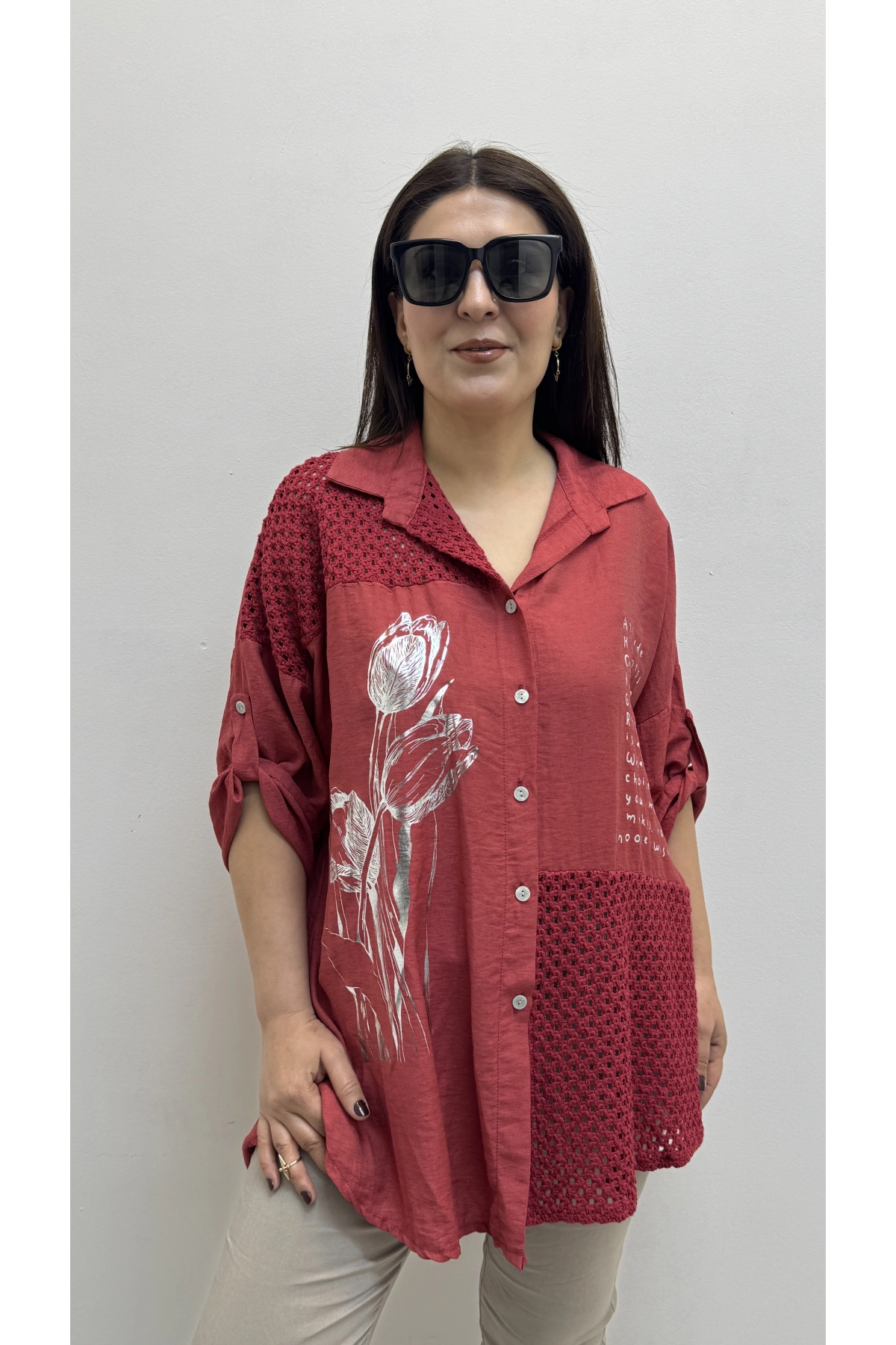 Nakışlı Dirsek Kol Yakalı Narçiçeği İthal Gömlek Tunik