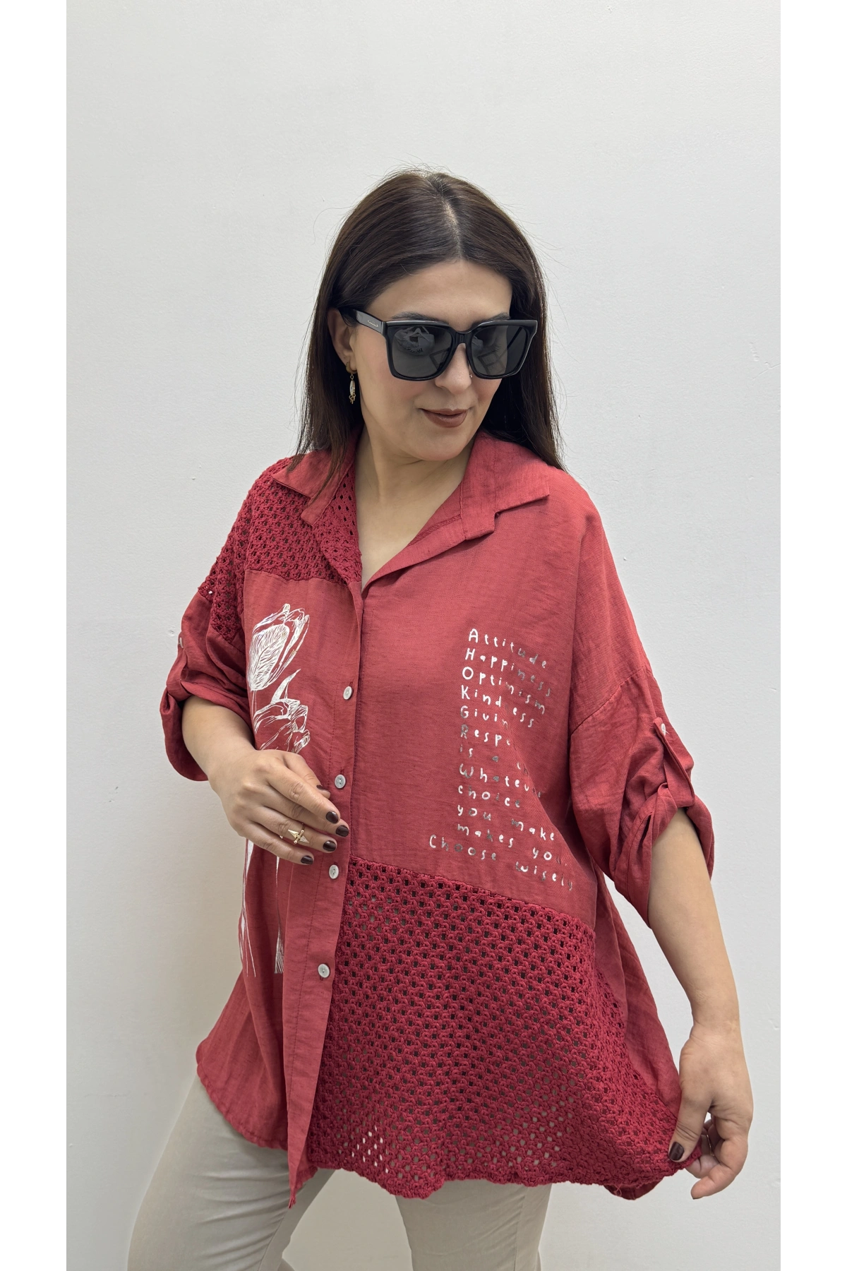 Nakışlı Dirsek Kol Yakalı Narçiçeği İthal Gömlek Tunik