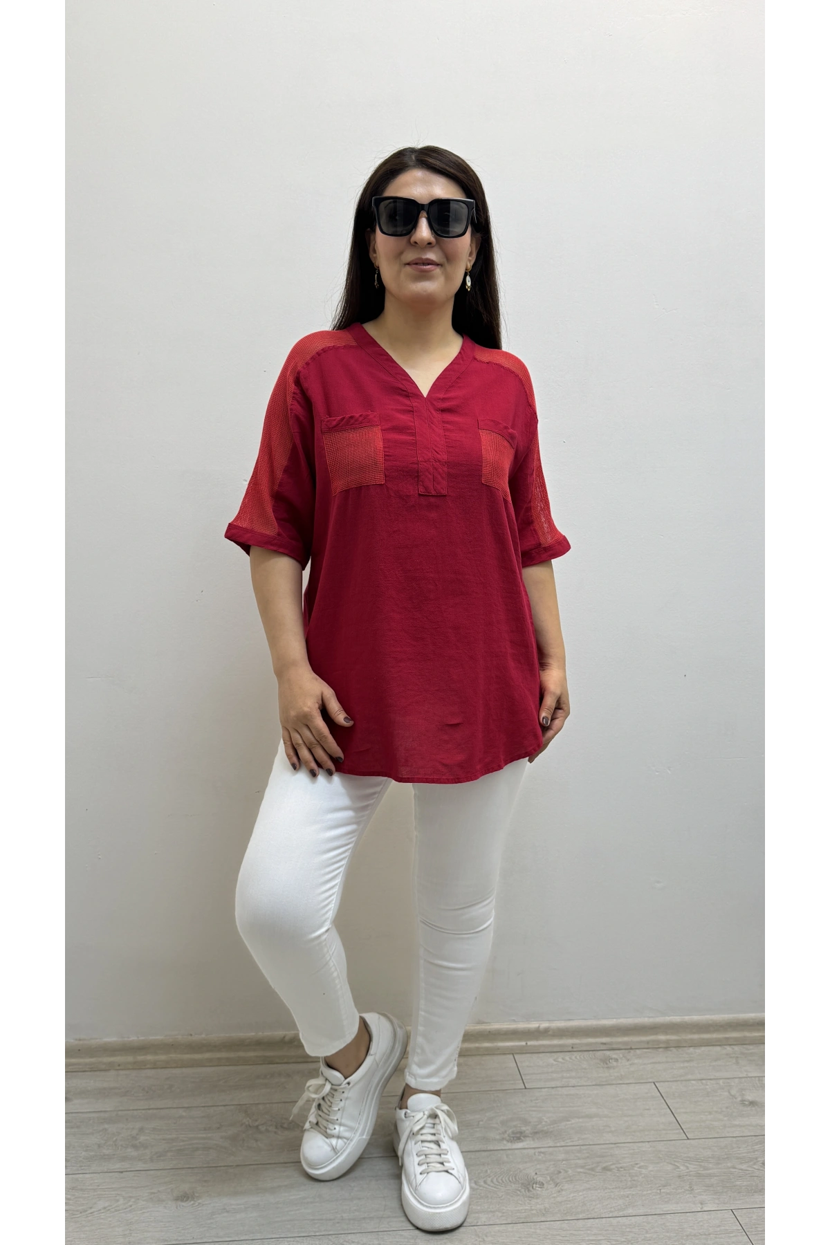 Omuz File Detaylı V Yaka Kırmızı Pamuklu Bluz