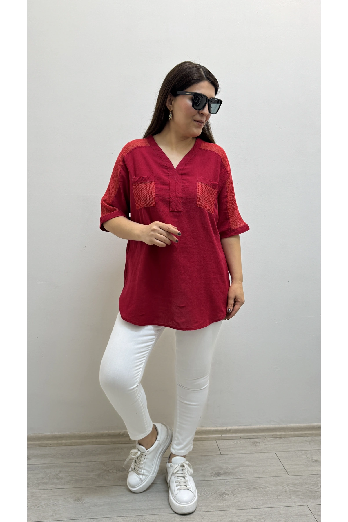 Omuz File Detaylı V Yaka Kırmızı Pamuklu Bluz