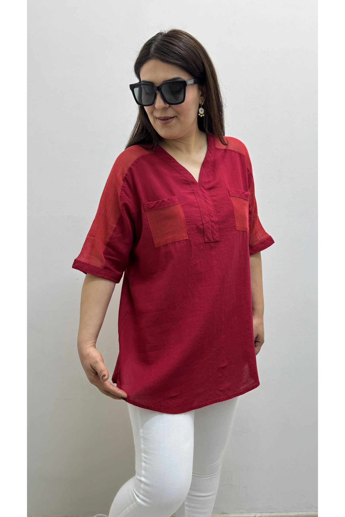 Omuz File Detaylı V Yaka Kırmızı Pamuklu Bluz