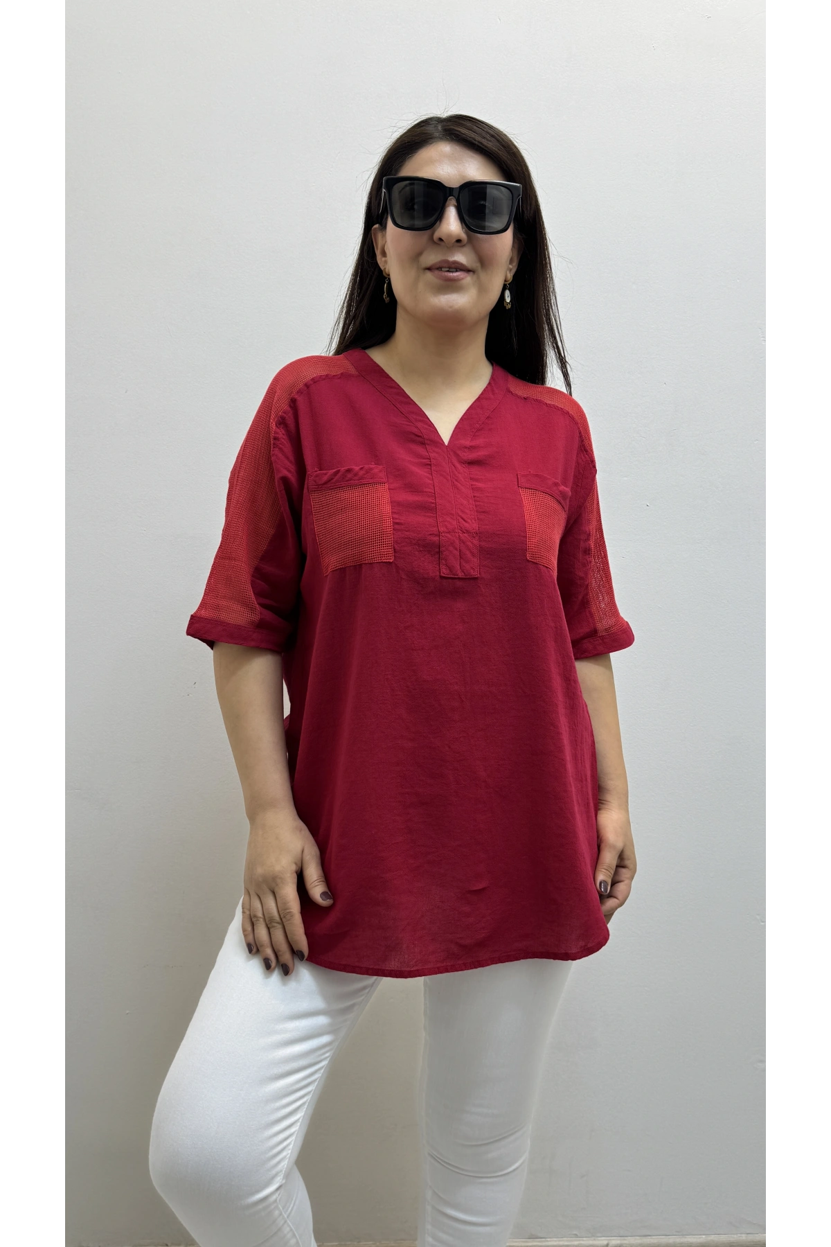 Omuz File Detaylı V Yaka Kırmızı Pamuklu Bluz