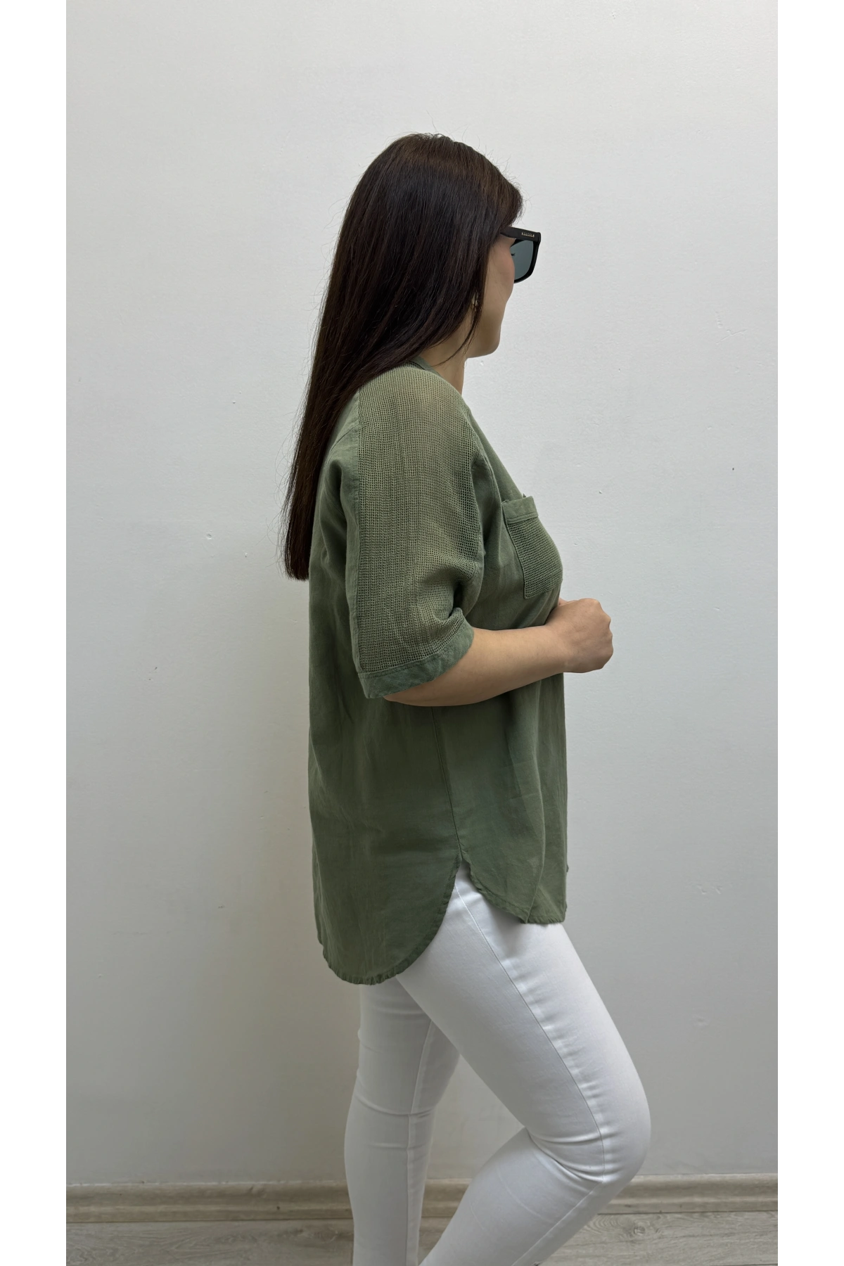 Omuz File Detaylı V Yaka Haki Yeşil Pamuklu Bluz