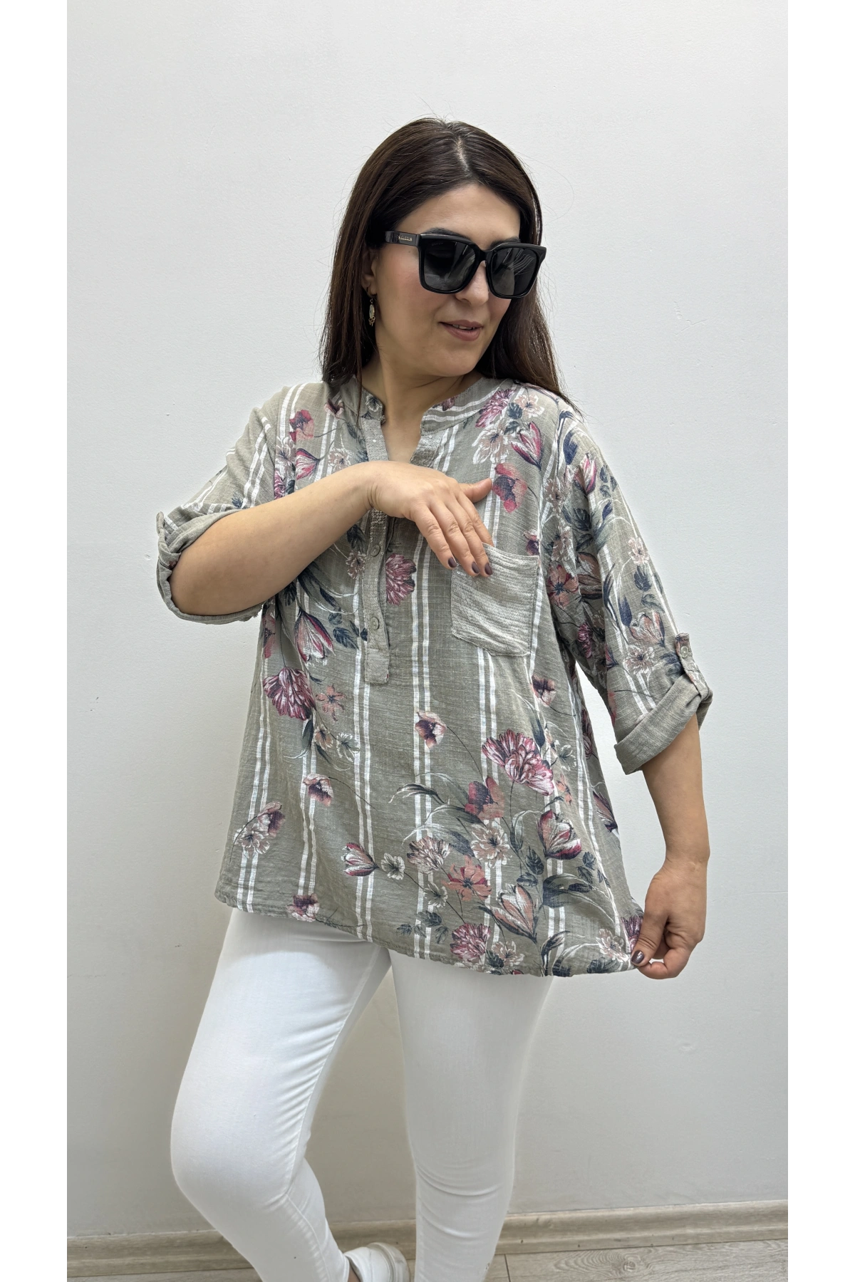 Çiçek Desenli Pul Payet İşlemeli Hakim Yaka İthal Gömlek