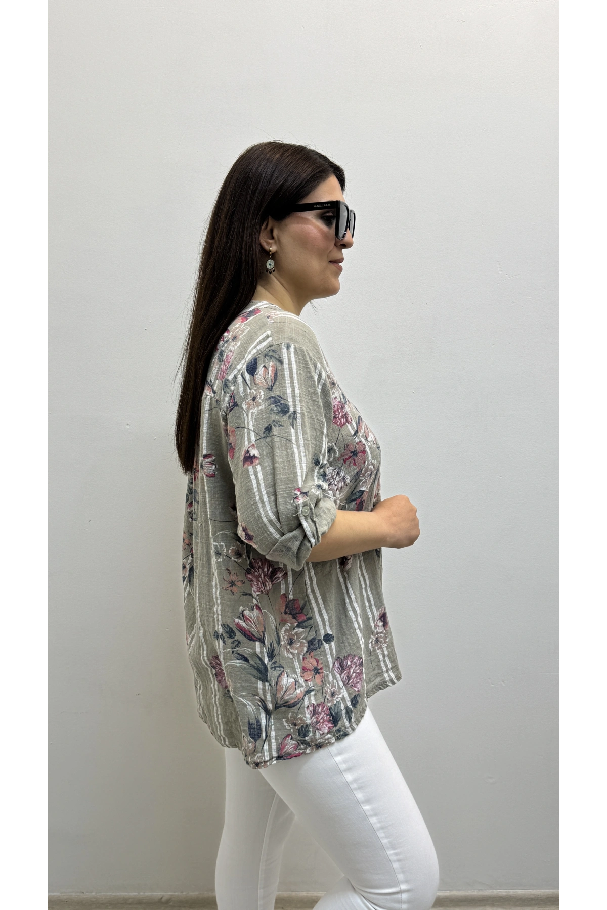 Çiçek Desenli Pul Payet İşlemeli Hakim Yaka İthal Gömlek