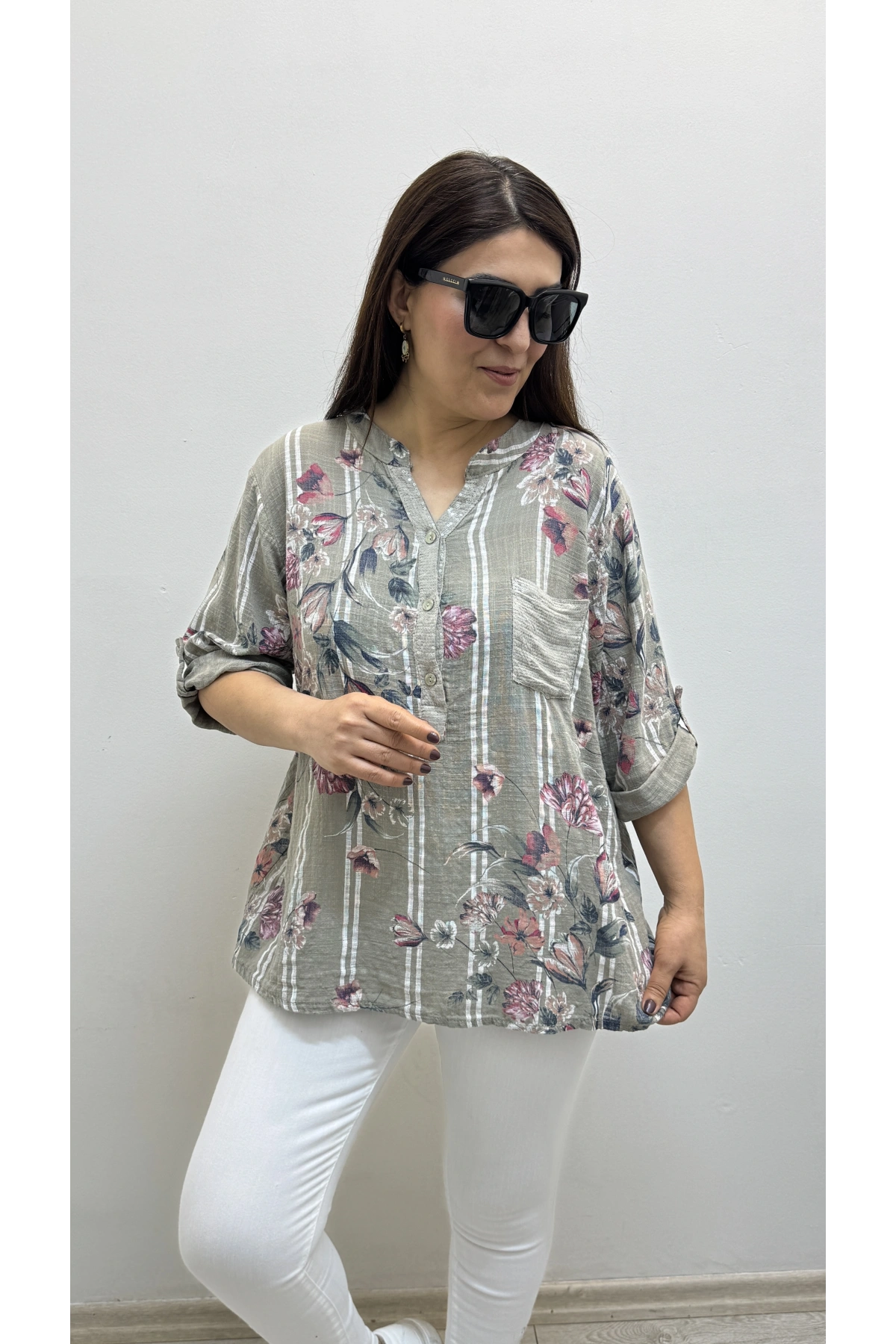 Çiçek Desenli Pul Payet İşlemeli Hakim Yaka İthal Gömlek