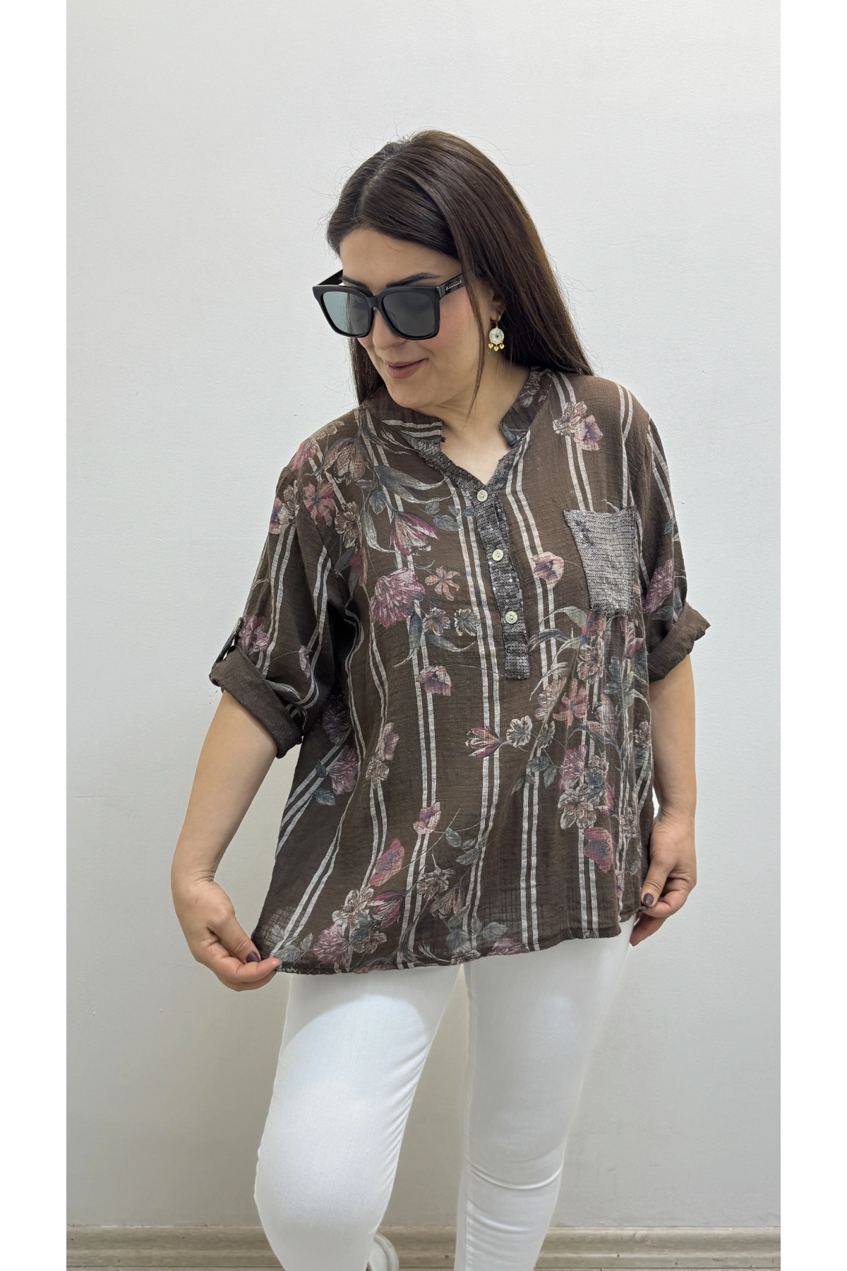 Çiçek Desenli Pul Payet İşlemeli Hakim Yaka Kahverengi İthal Gömlek