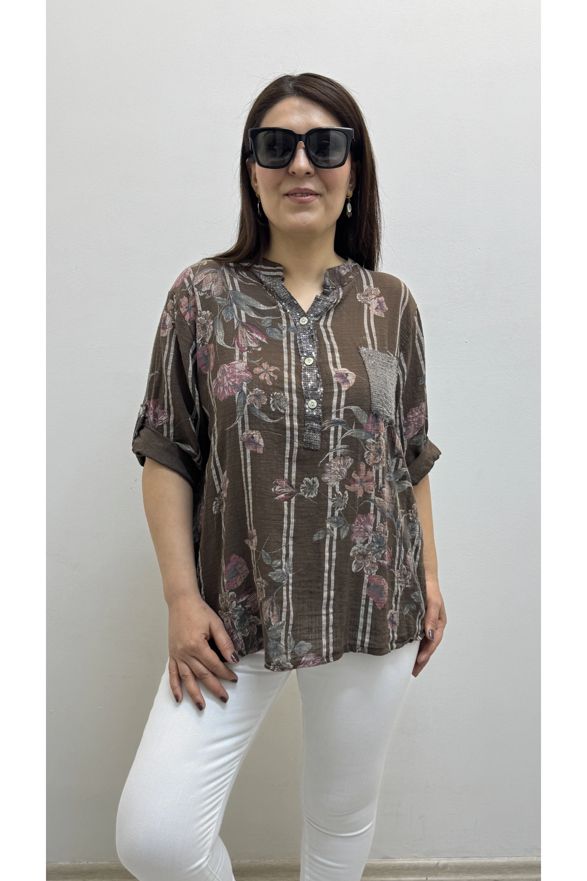 Çiçek Desenli Pul Payet İşlemeli Hakim Yaka Kahverengi İthal Gömlek