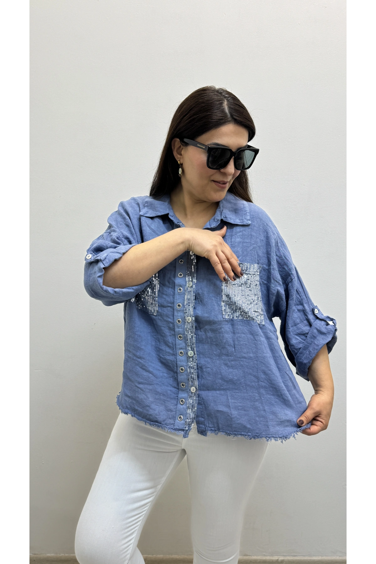 Yakalı Dirsek Kol Pul Payet İşlemeli Mavi İthal Keten Gömlek