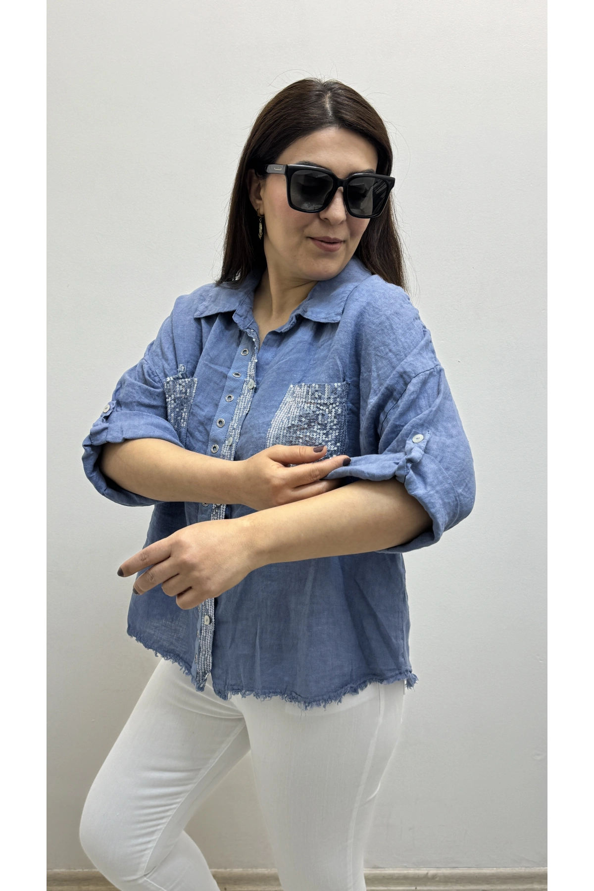 Yakalı Dirsek Kol Pul Payet İşlemeli Mavi İthal Keten Gömlek