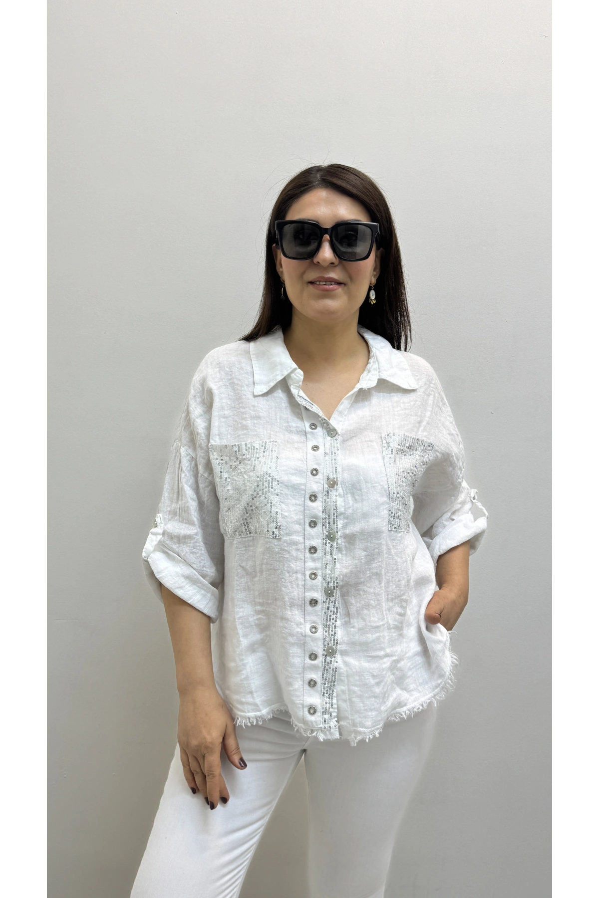 Yakalı Dirsek Kol Pul Payet İşlemeli Beyaz Renk İthal Keten Gömlek