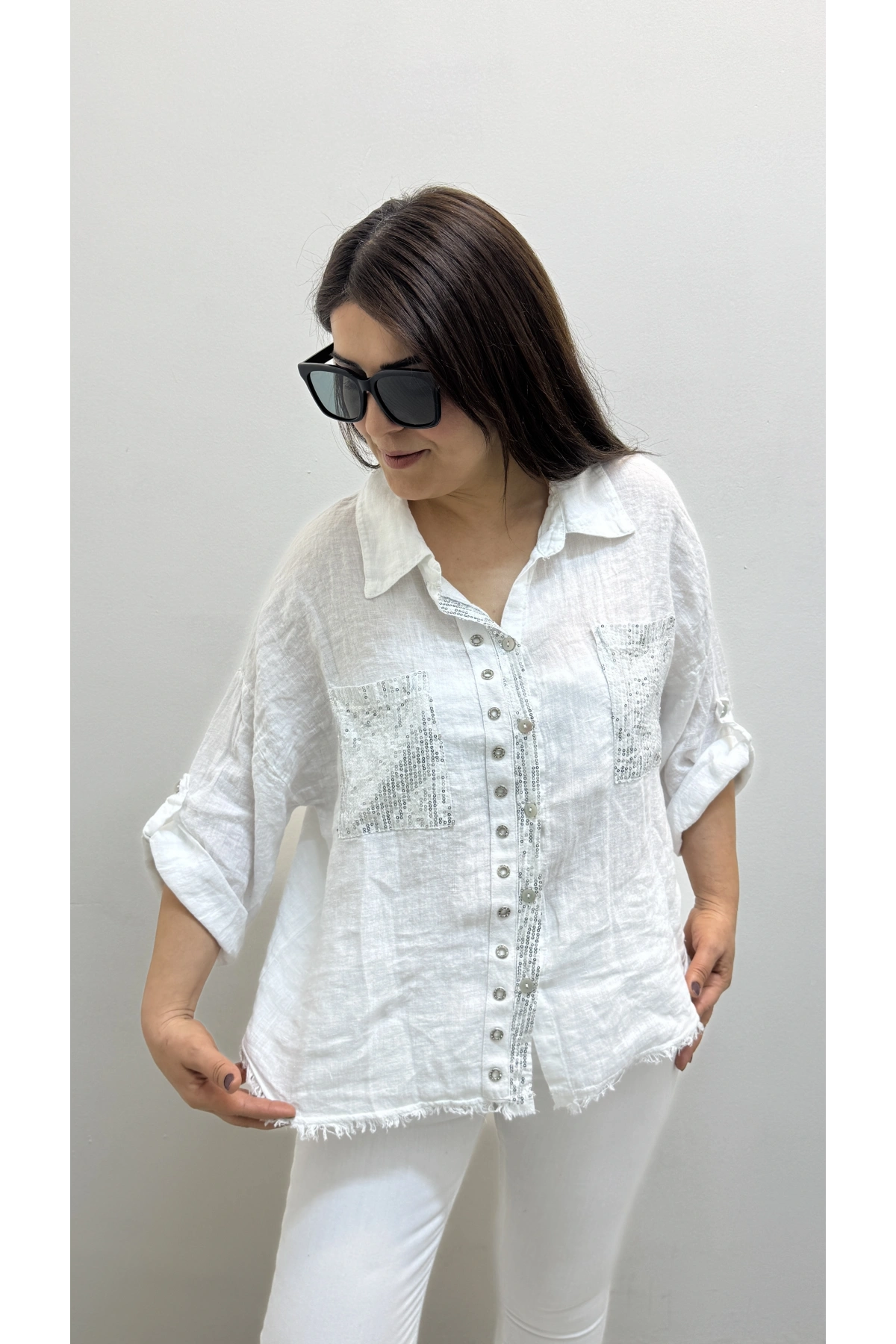 Yakalı Dirsek Kol Pul Payet İşlemeli Beyaz Renk İthal Keten Gömlek