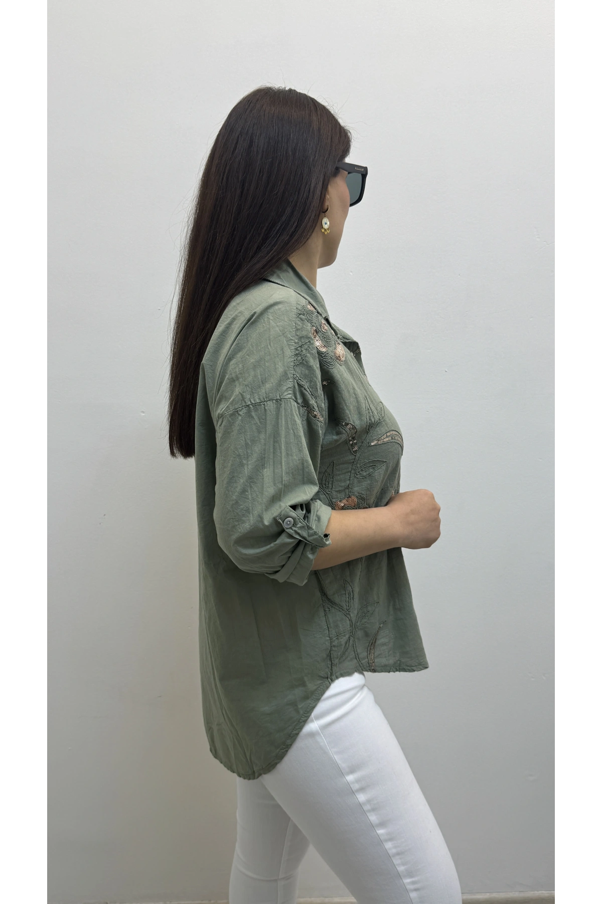 Çiçek Desenli Pul Payet İşlemeli Haki Yeşil İthal Gömlek