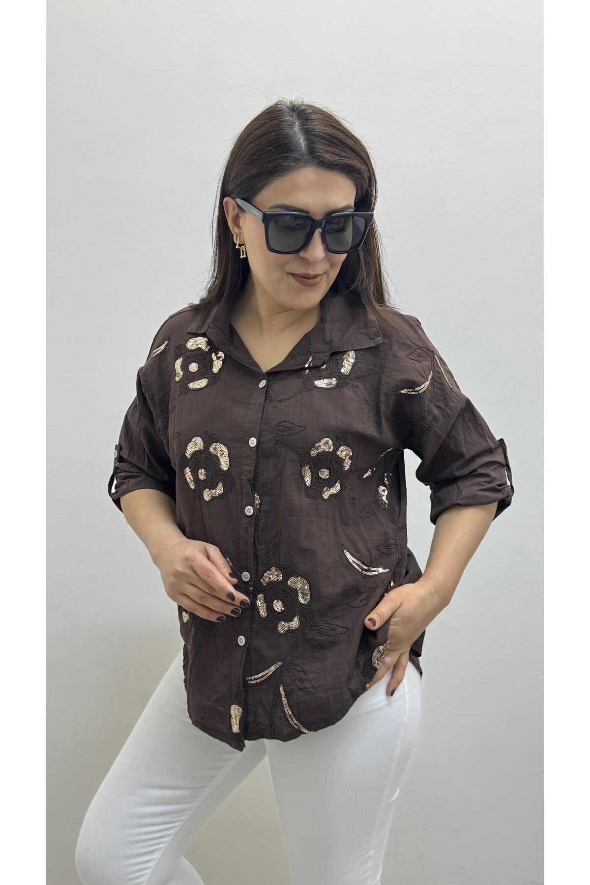 Çiçek Desenli Pul Payet İşlemeli Kahverengi İthal Gömlek
