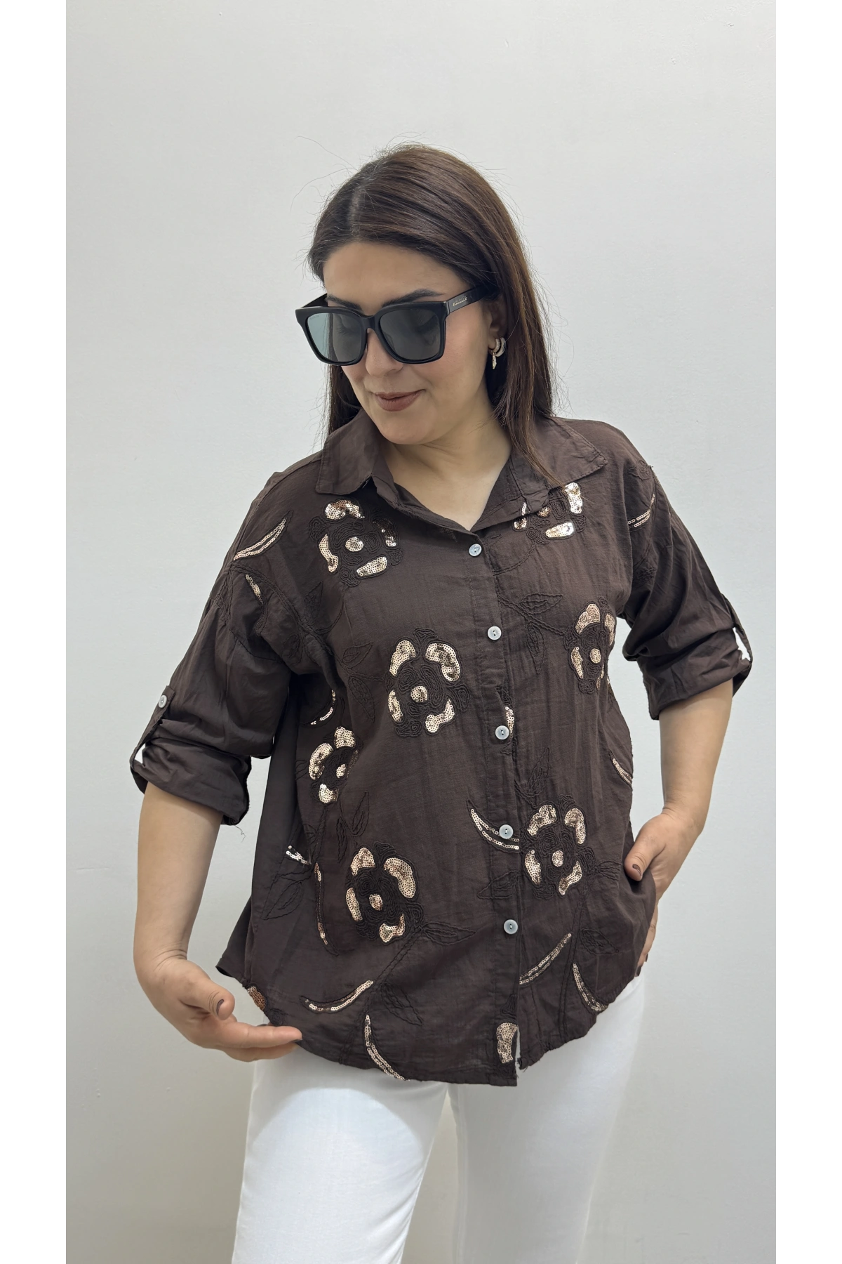 Çiçek Desenli Pul Payet İşlemeli Kahverengi İthal Gömlek