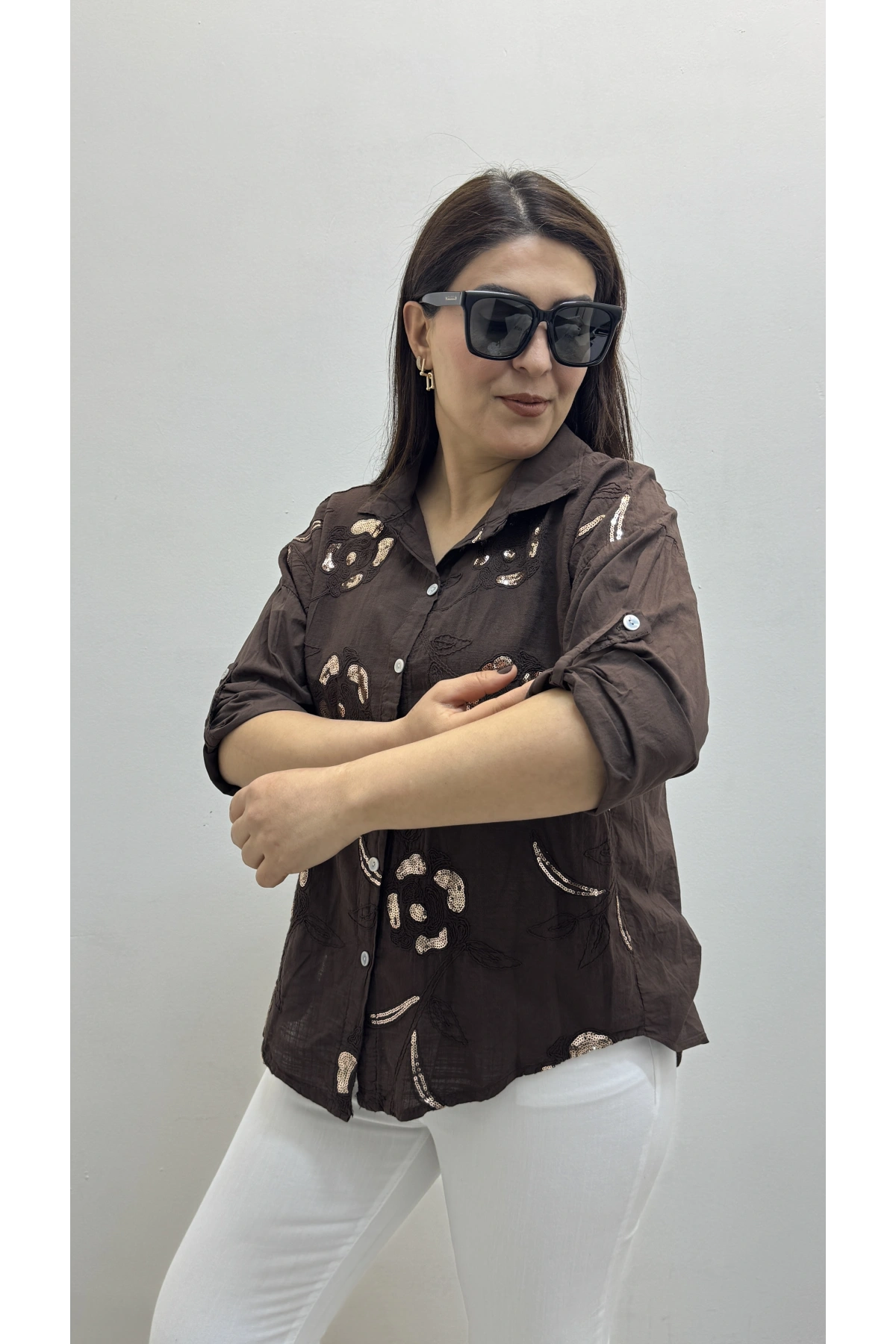 Çiçek Desenli Pul Payet İşlemeli Kahverengi İthal Gömlek