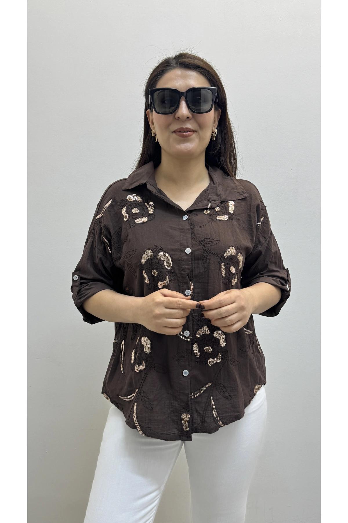 Çiçek Desenli Pul Payet İşlemeli Kahverengi İthal Gömlek