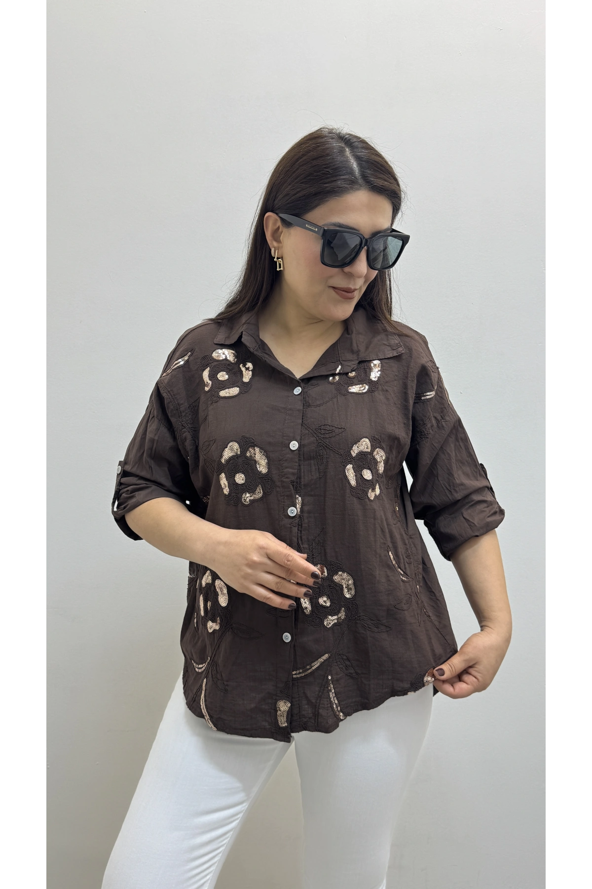 Çiçek Desenli Pul Payet İşlemeli Kahverengi İthal Gömlek