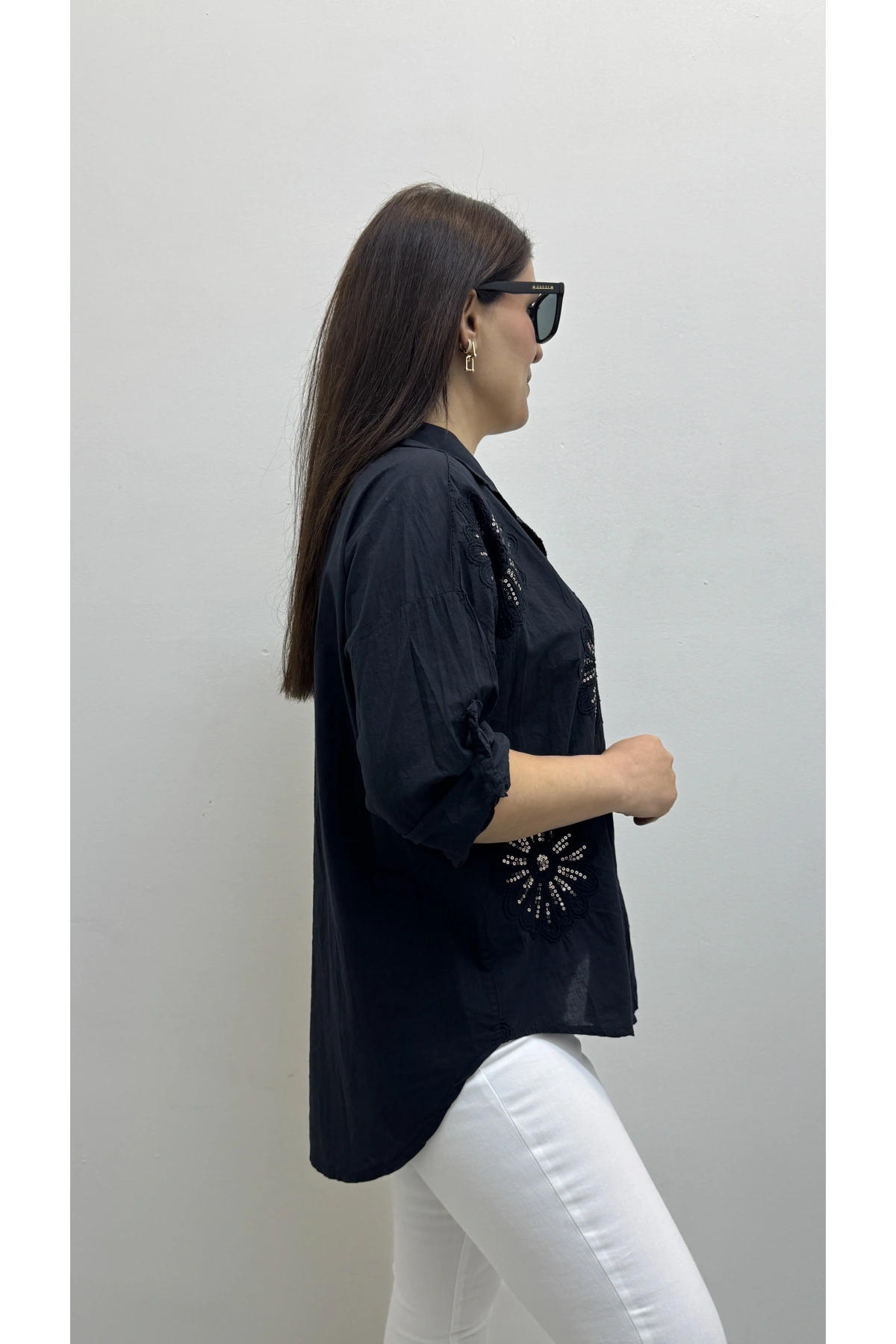 Nakış Ve Pul Payet İşlemeli Siyah İthal Gömlek