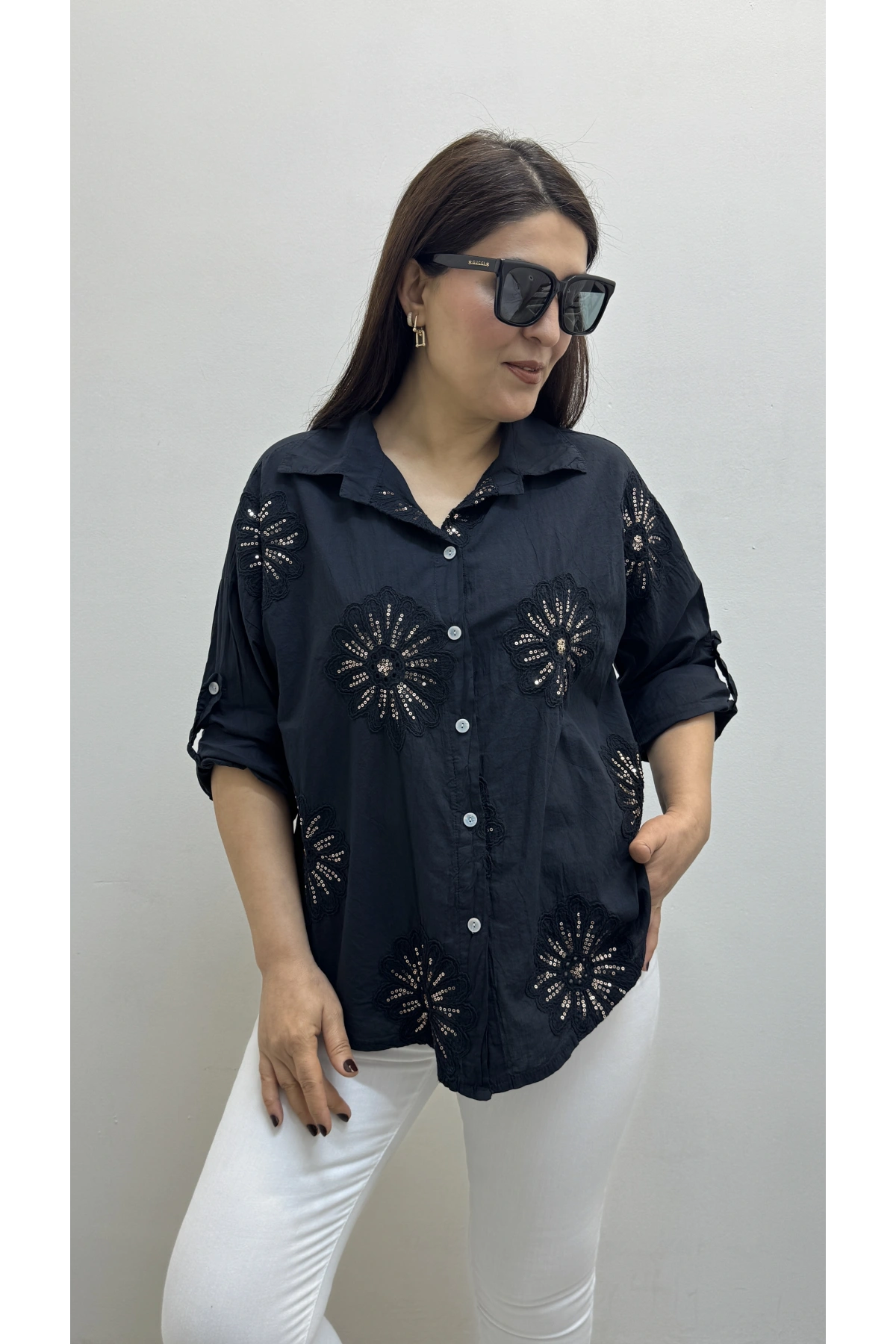Nakış Ve Pul Payet İşlemeli Siyah İthal Gömlek