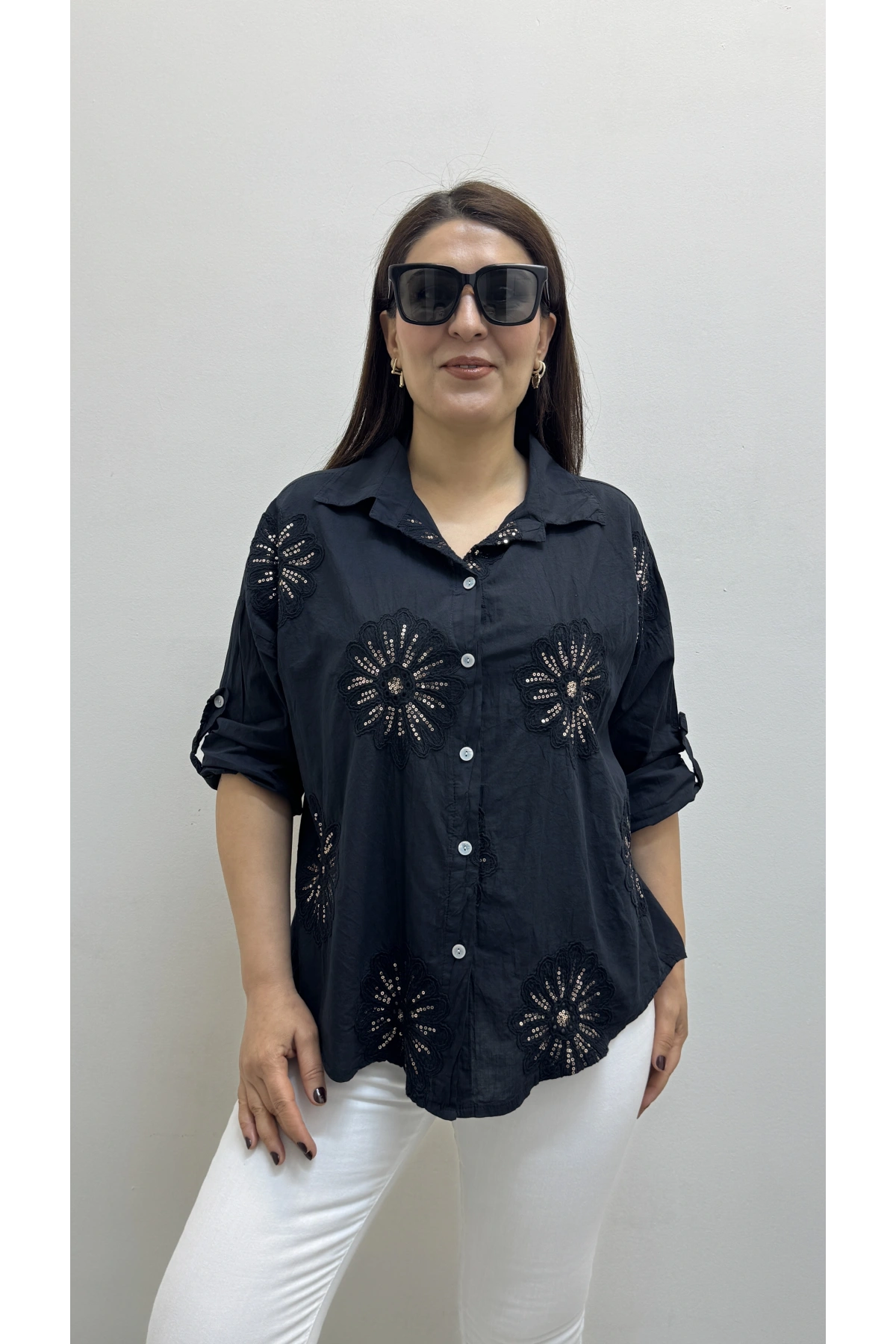 Nakış Ve Pul Payet İşlemeli Siyah İthal Gömlek
